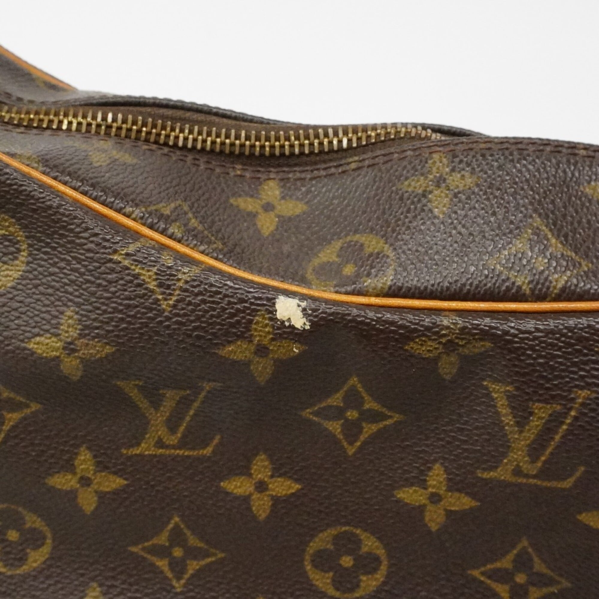 Louis Vuitton Brown Shoulder Bag (Pre-Owned)