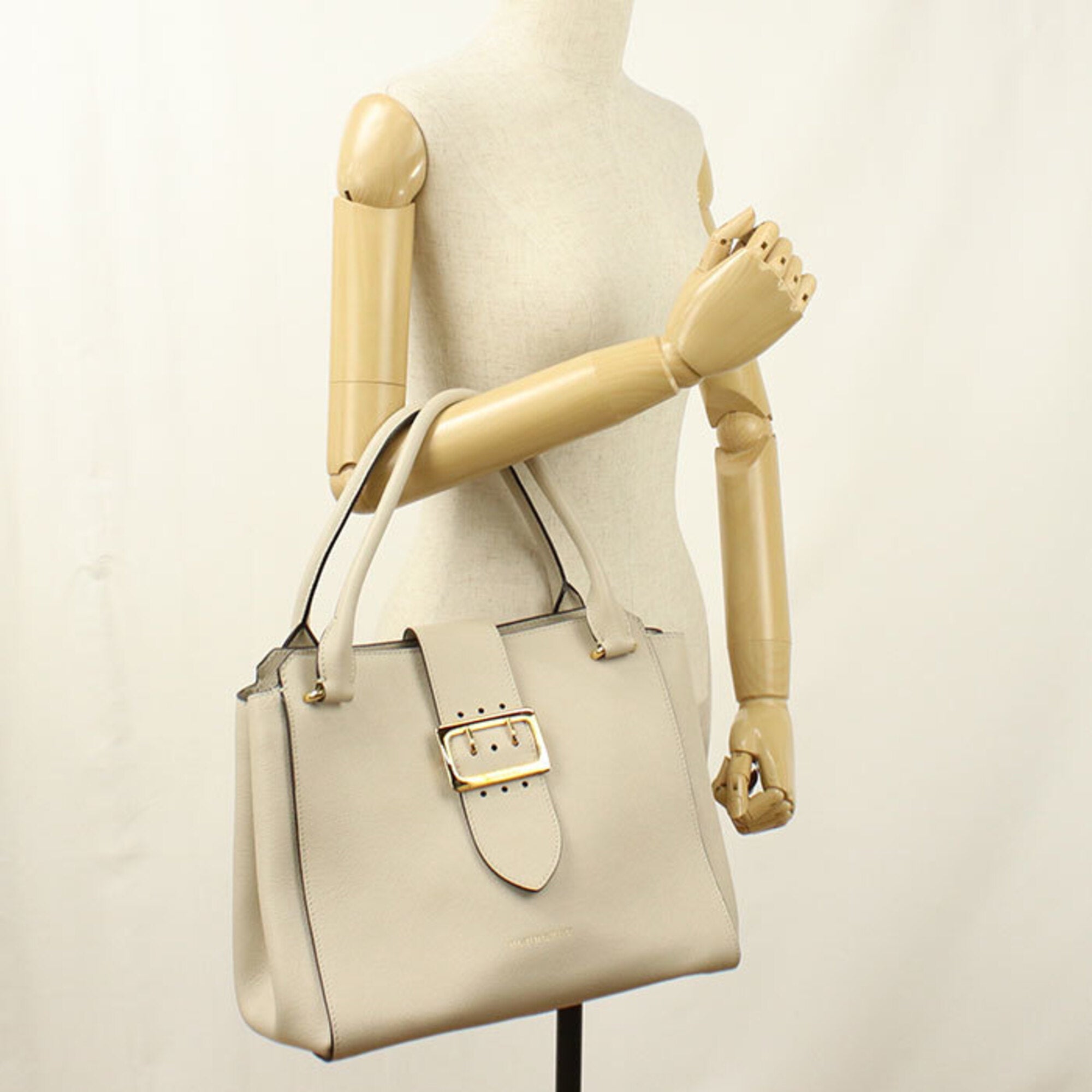 Burberry Ivory Leather Tote Bag (Pre-Owned)