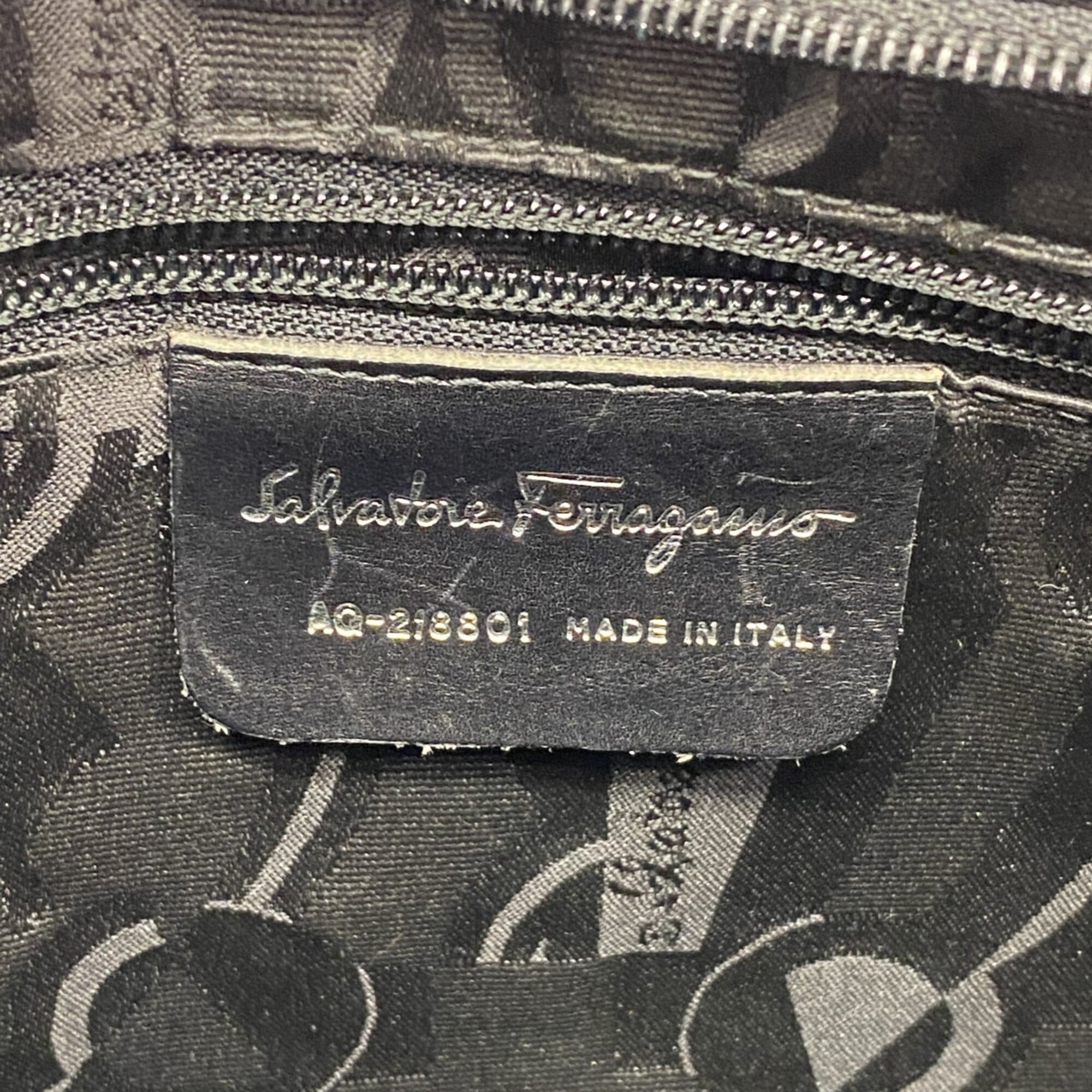 Salvatore Ferragamo Black Shoulder Bag (Pre-Owned)