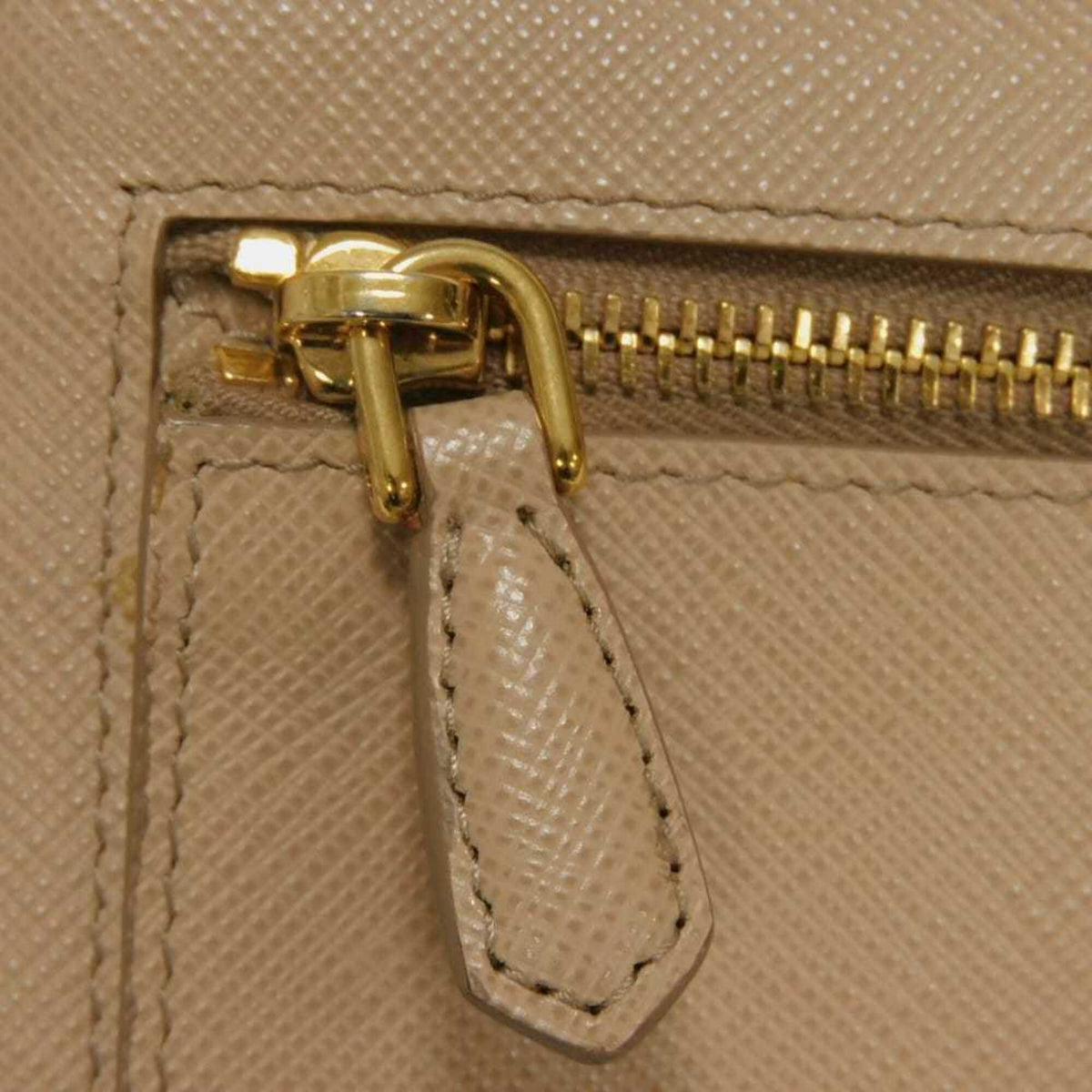 Prada Beige Saffiano Lux Long Wallet (Bi-Fold) (Pre-Owned)