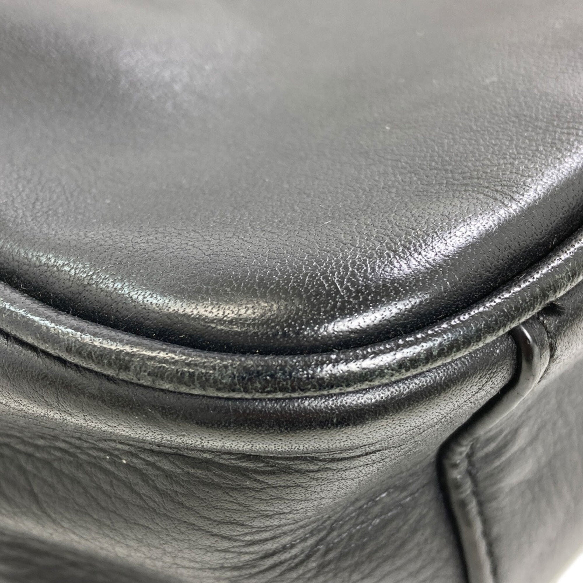 Coach Black Leather Shoulder Bag (Pre-Owned)