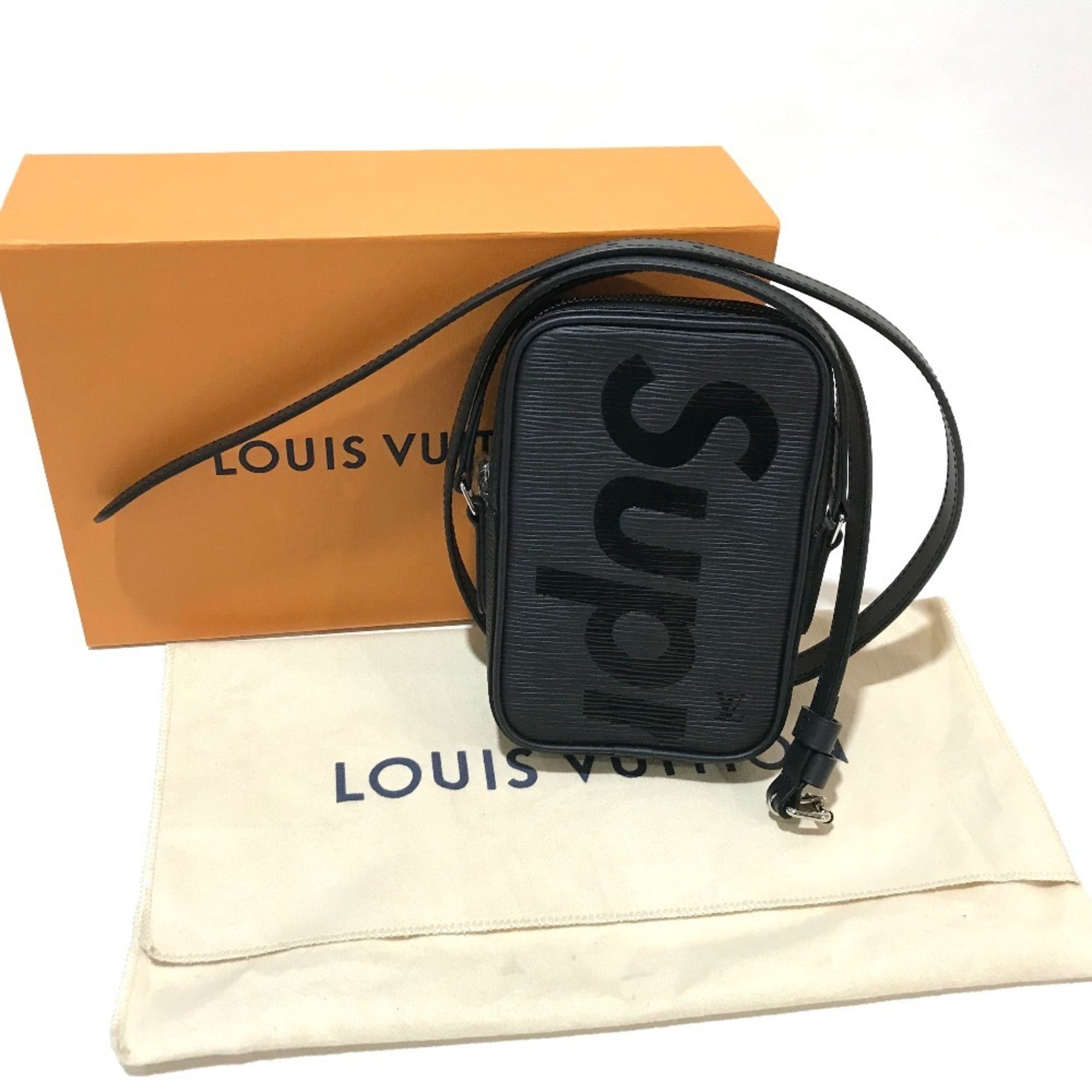 Louis Vuitton Epi Black Noir Epi Leather Pochette Shoulder Bag (Pre-Owned)