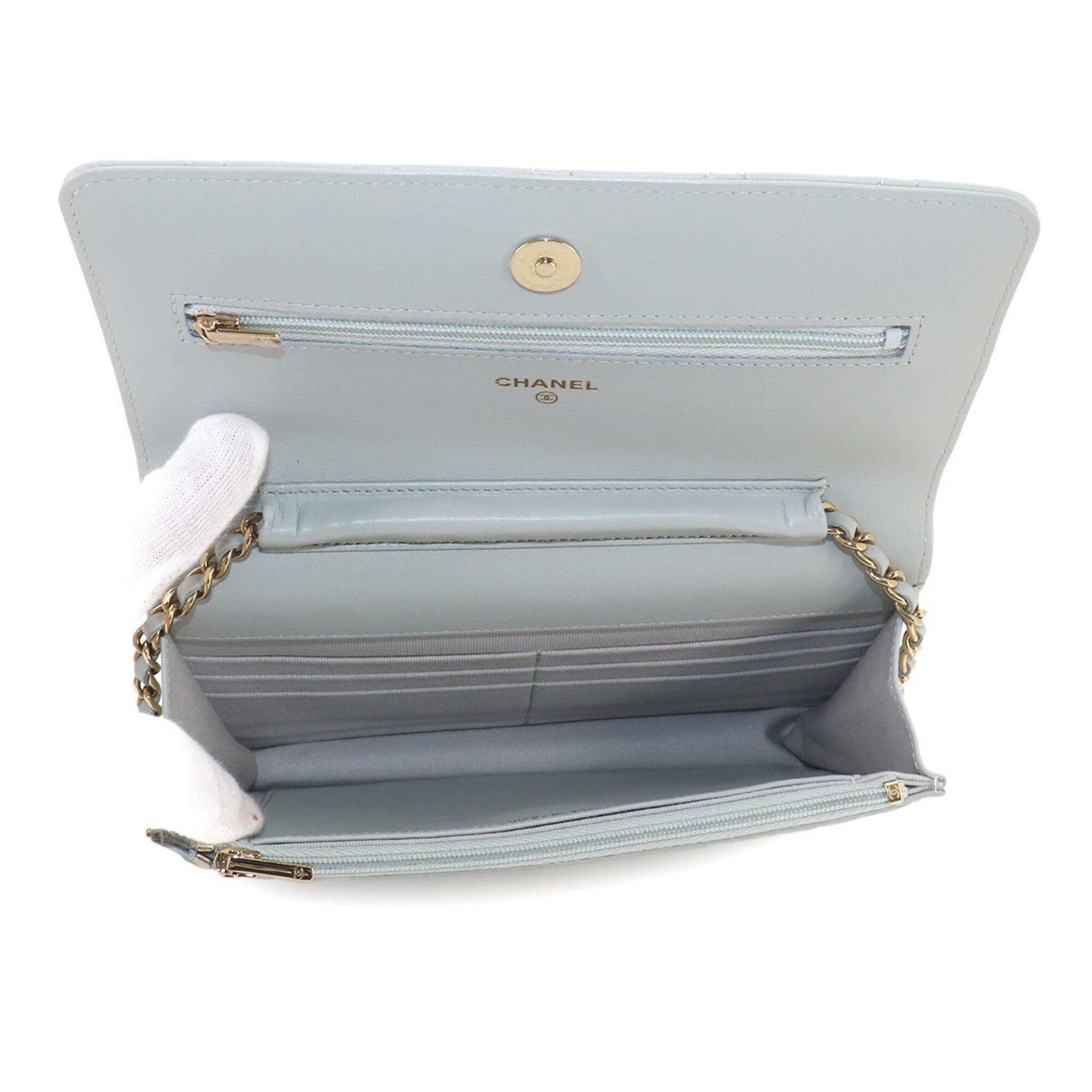 Chanel Light Gray Leather Chain/Shoulder Wallet (Pre-Owned)
