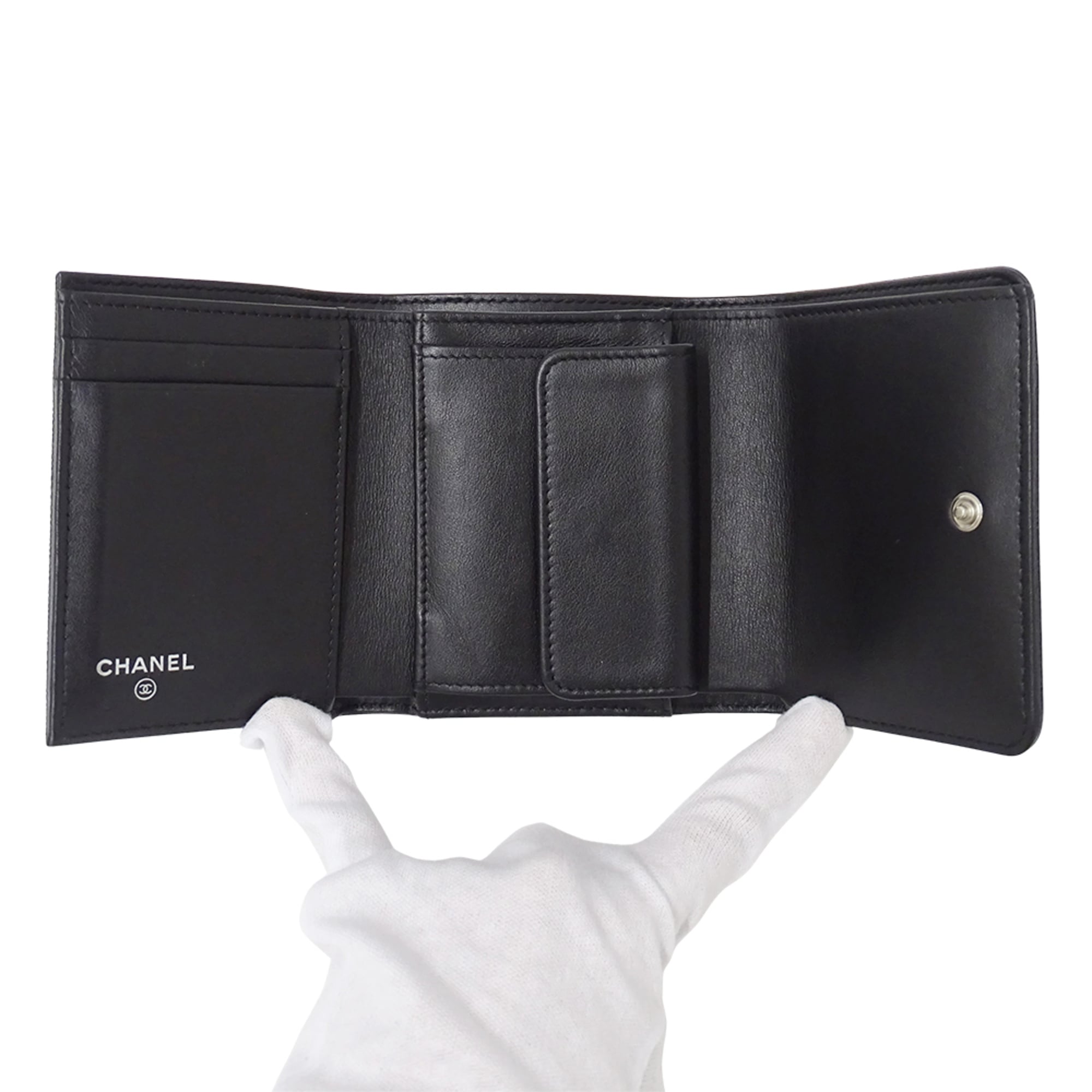 Chanel Black Grained Calfskin Wallet (Tri-Fold) (Pre-Owned)
