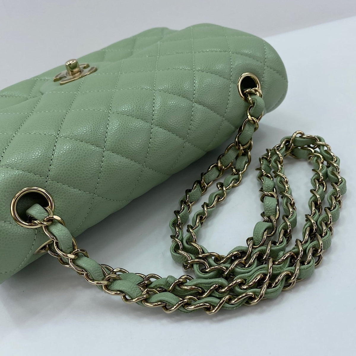Chanel Matelasse Green Shoulder Bag (Pre-Owned)