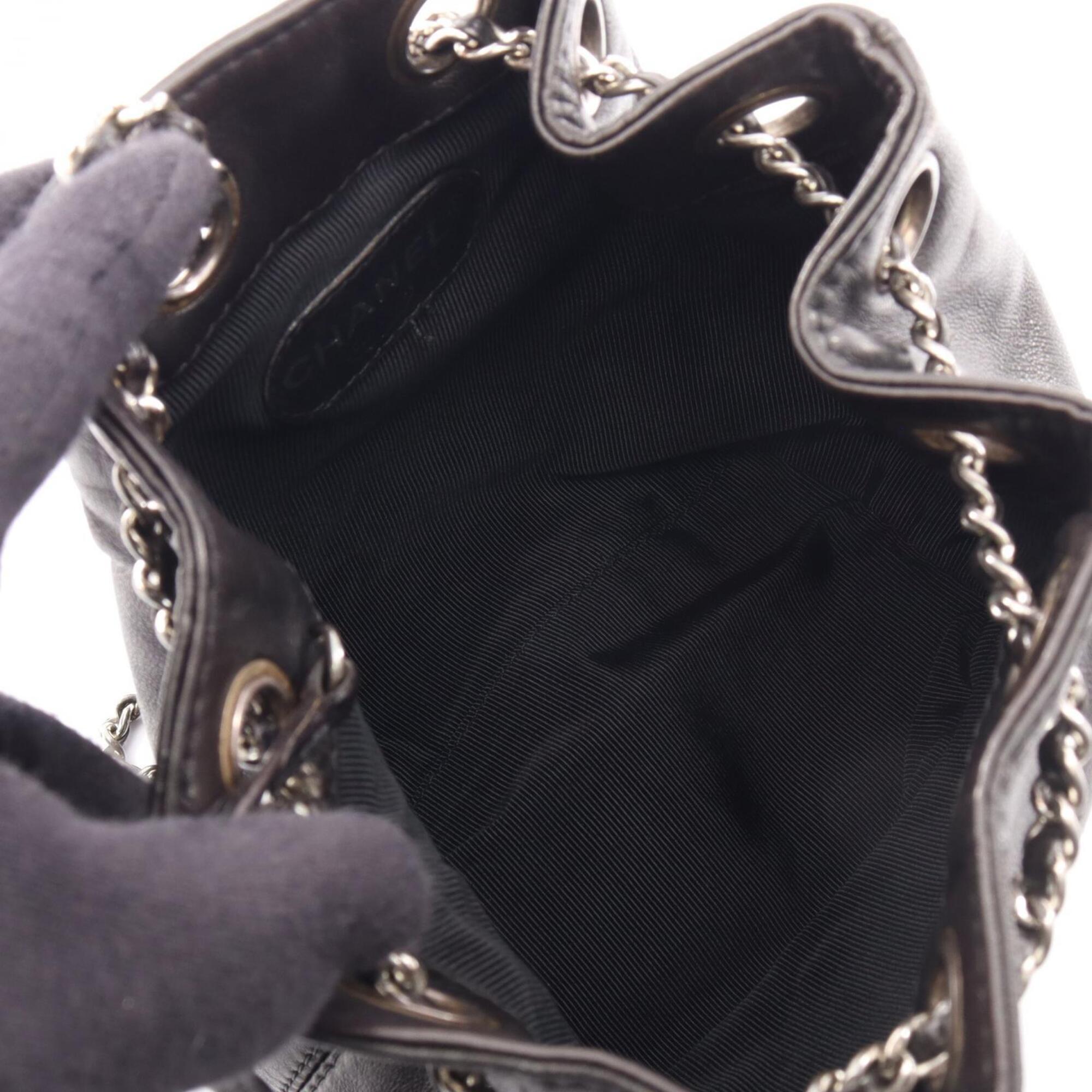 Chanel Black Leather Backpack Handbag (Pre-Owned)