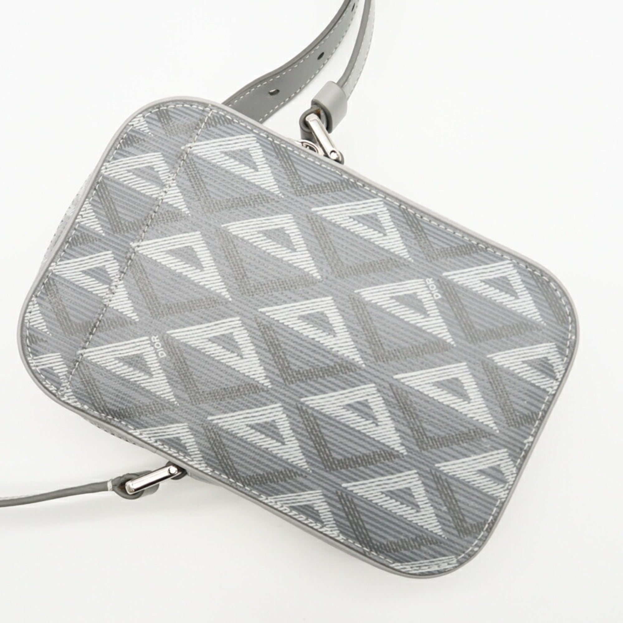 Christian Dior Gray White Leather Shoulder Bag (Pre-Owned)