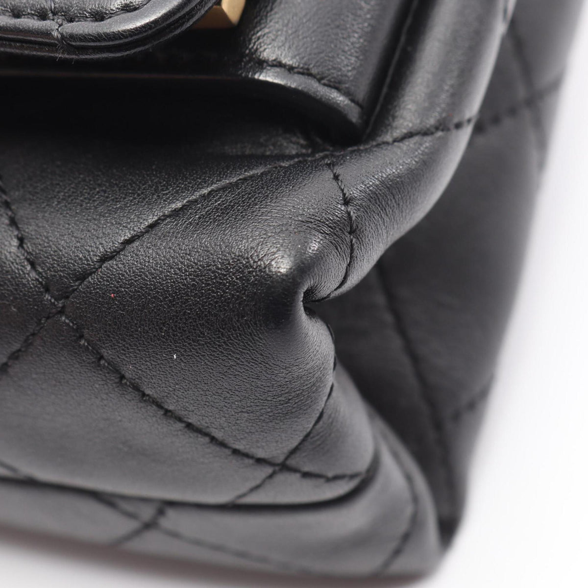 Chanel Black Leather Handbag Shoulder Bag (Pre-Owned)