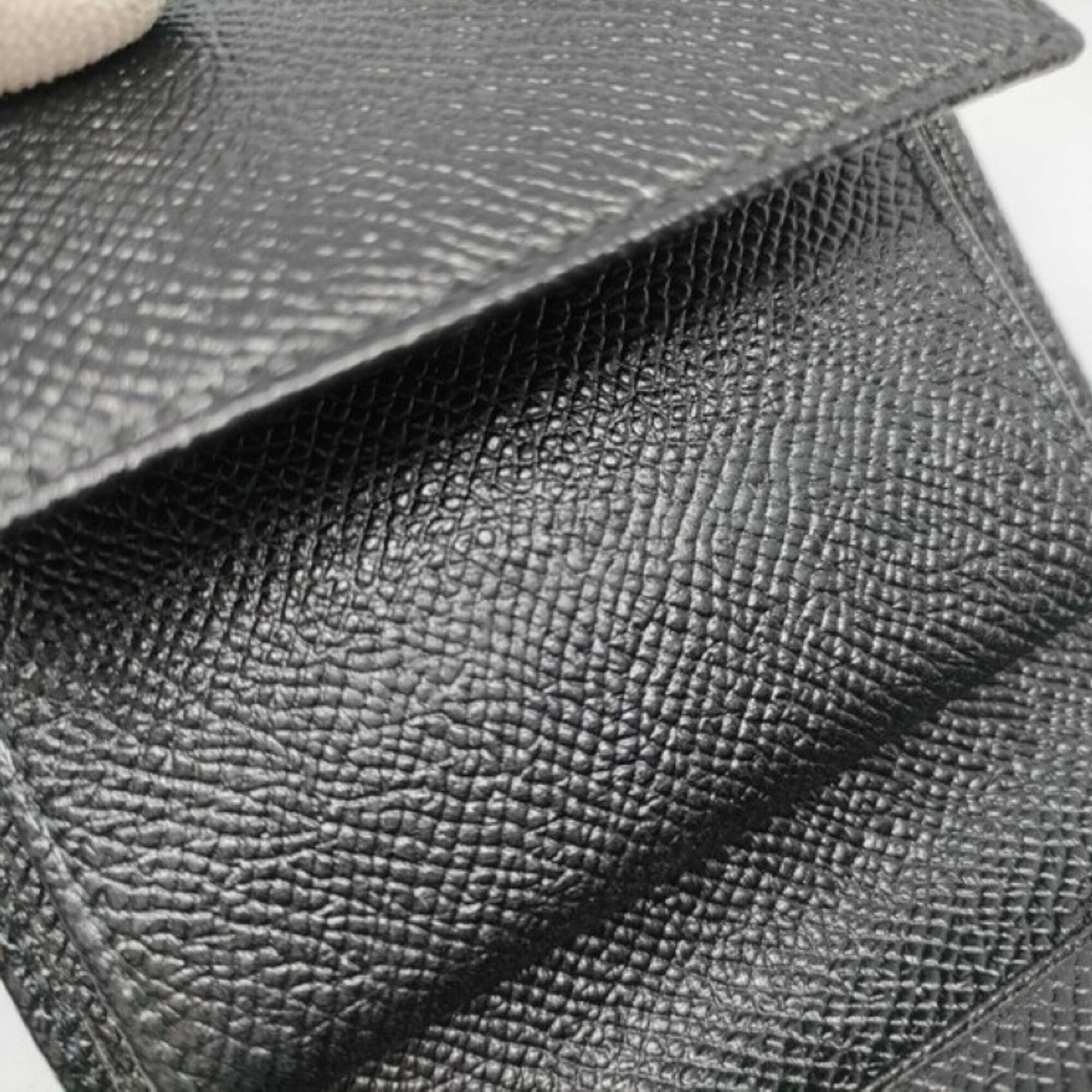 Bvlgari Black Leather Wallet (Bi-Fold) (Pre-Owned)