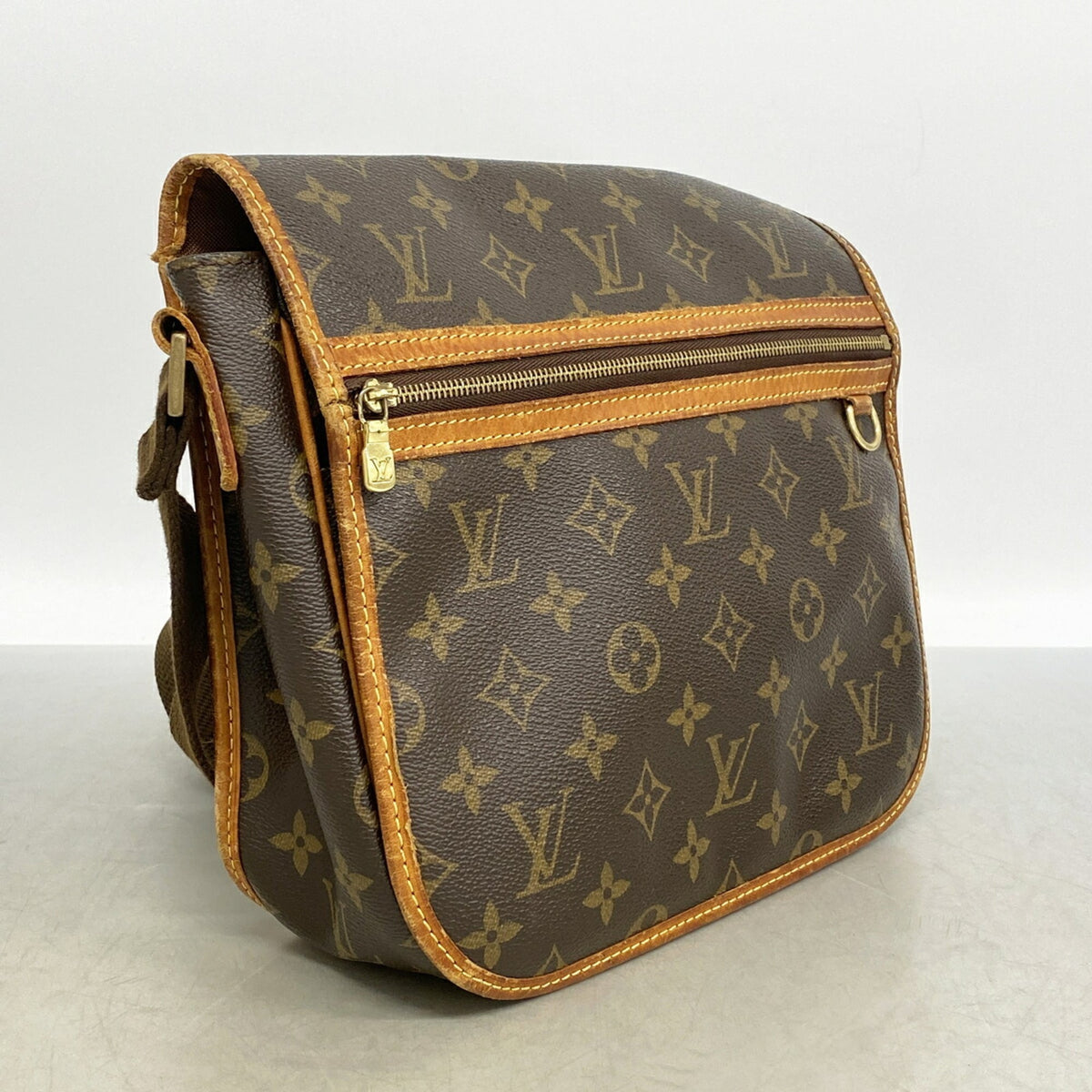 Louis Vuitton Brown Shoulder Bag (Pre-Owned)