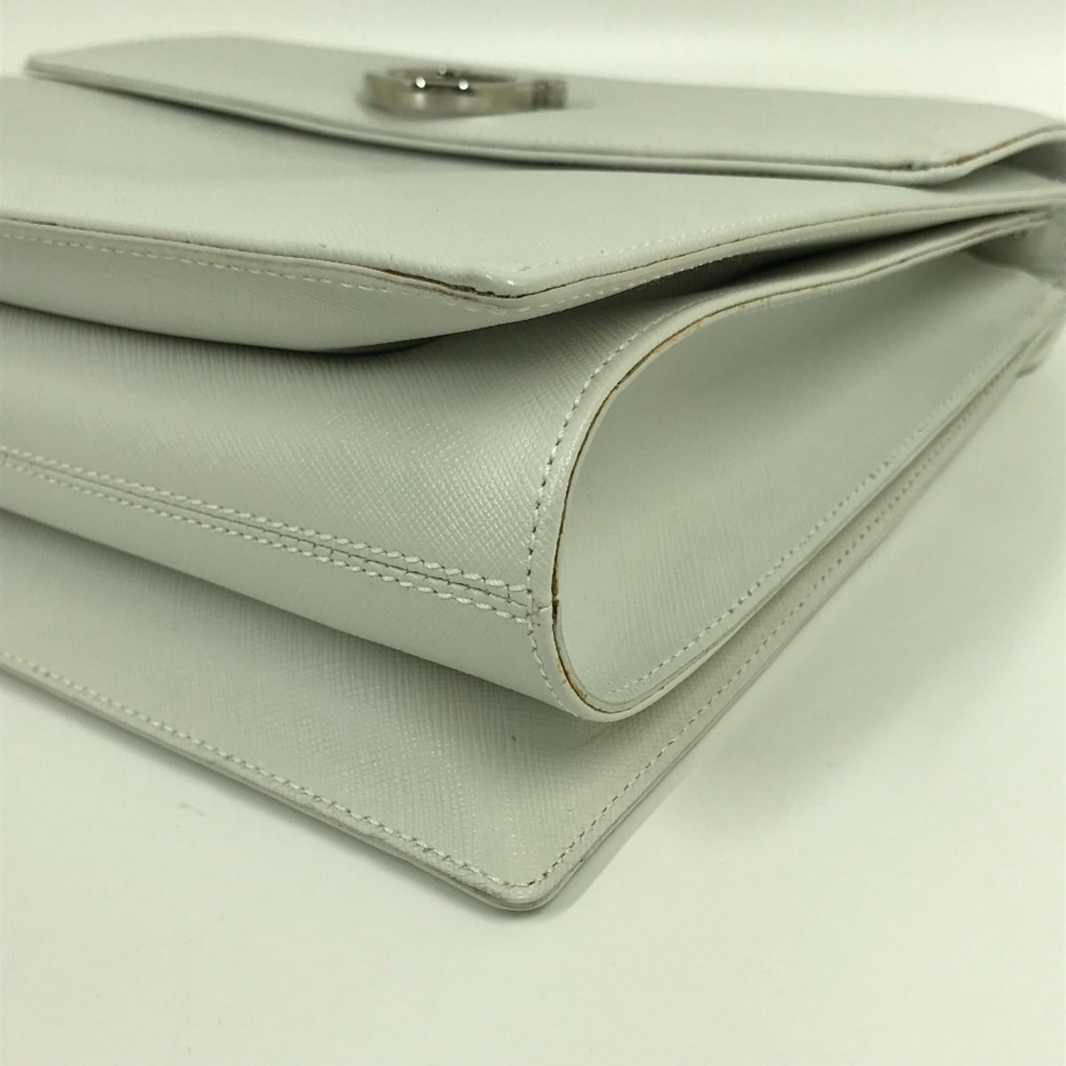 Salvatore Ferragamo Gancini White Leather Handbag Shoulder Bag (Pre-Owned)