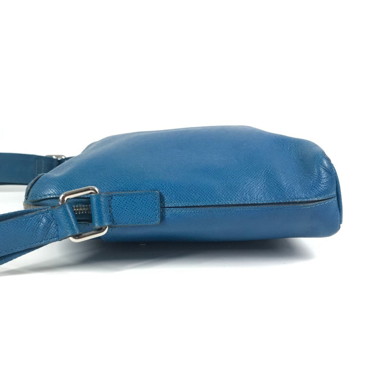 Louis Vuitton Blue Taiga Leather Messenger Bag Shoulder Bag (Pre-Owned)