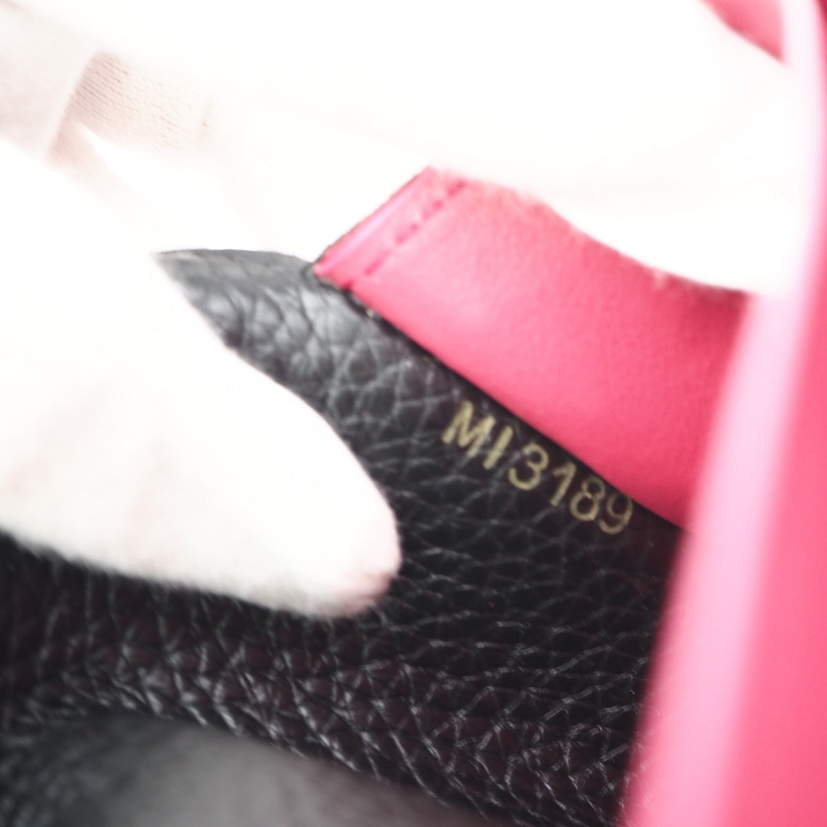 Louis Vuitton Taurillon Black Noir Leather Long Wallet (Bi-Fold) (Pre-Owned)