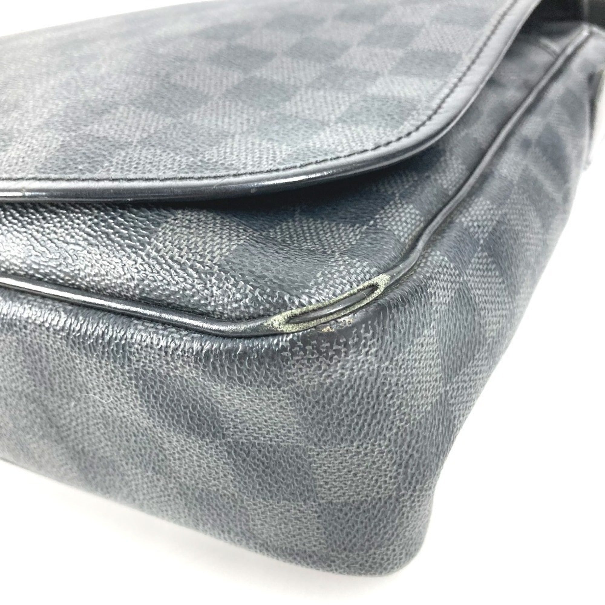 Louis Vuitton Black Damier Graphite Messenger Bag Shoulder Bag (Pre-Owned)