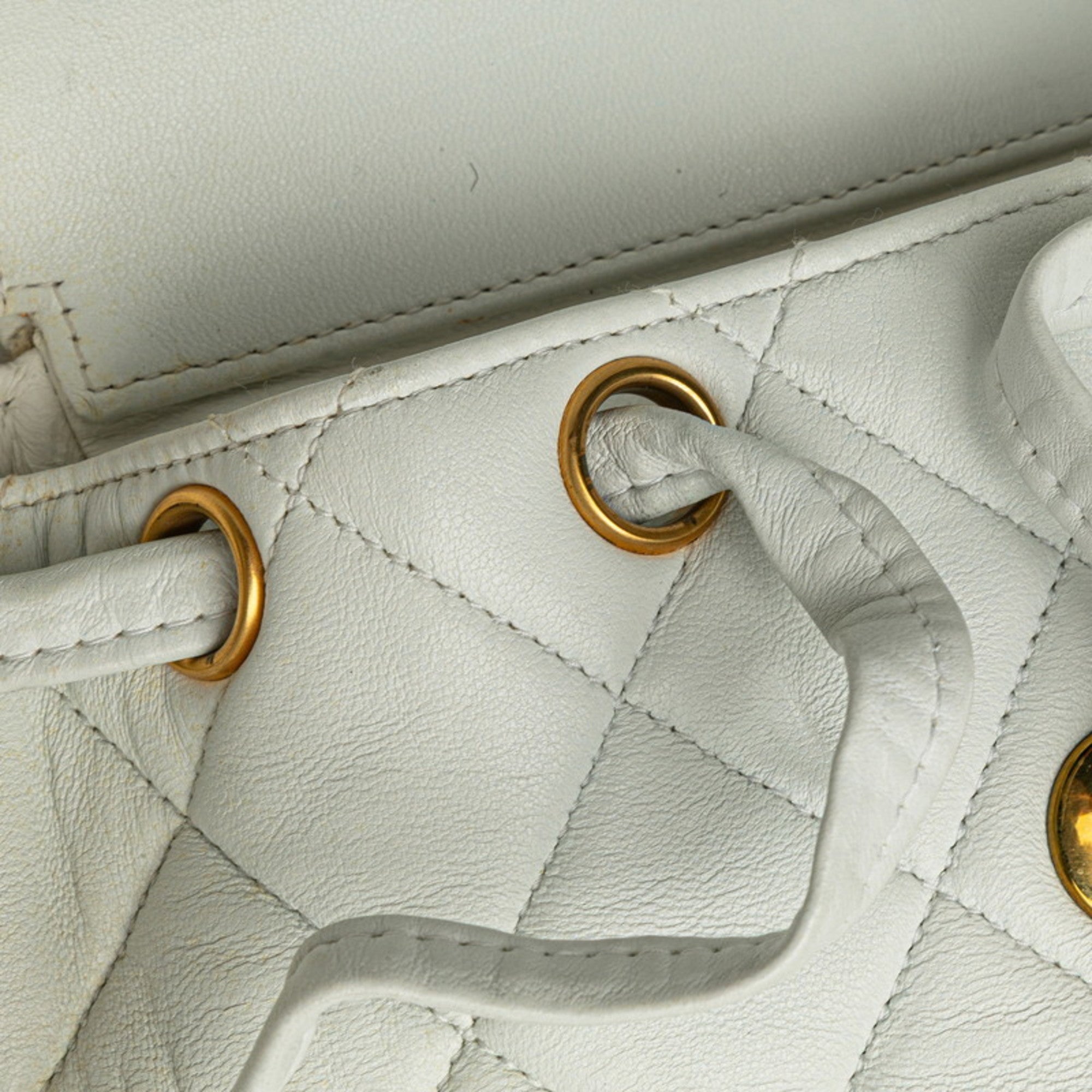 Chanel White Leather Backpack (Pre-Owned)