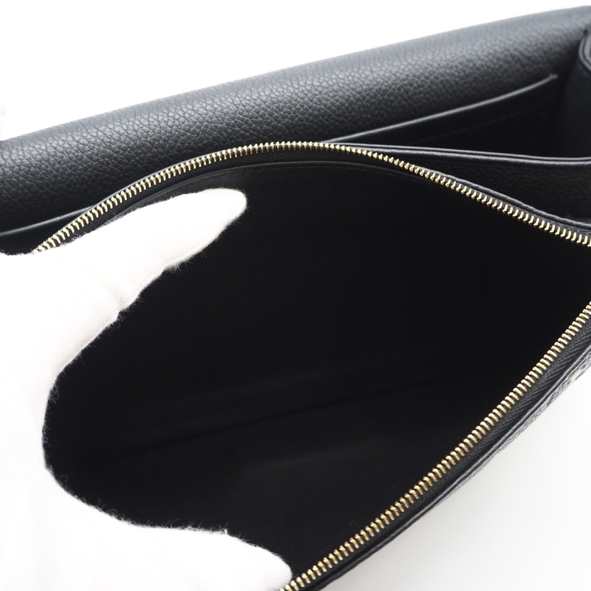 Louis Vuitton Black Leather Shoulder Bag (Pre-Owned)