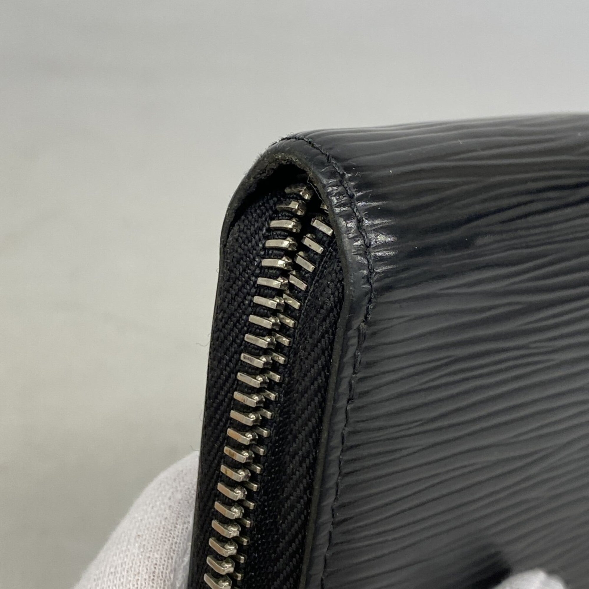 Louis Vuitton Noir Long Wallet (Bi-Fold) (Pre-Owned)