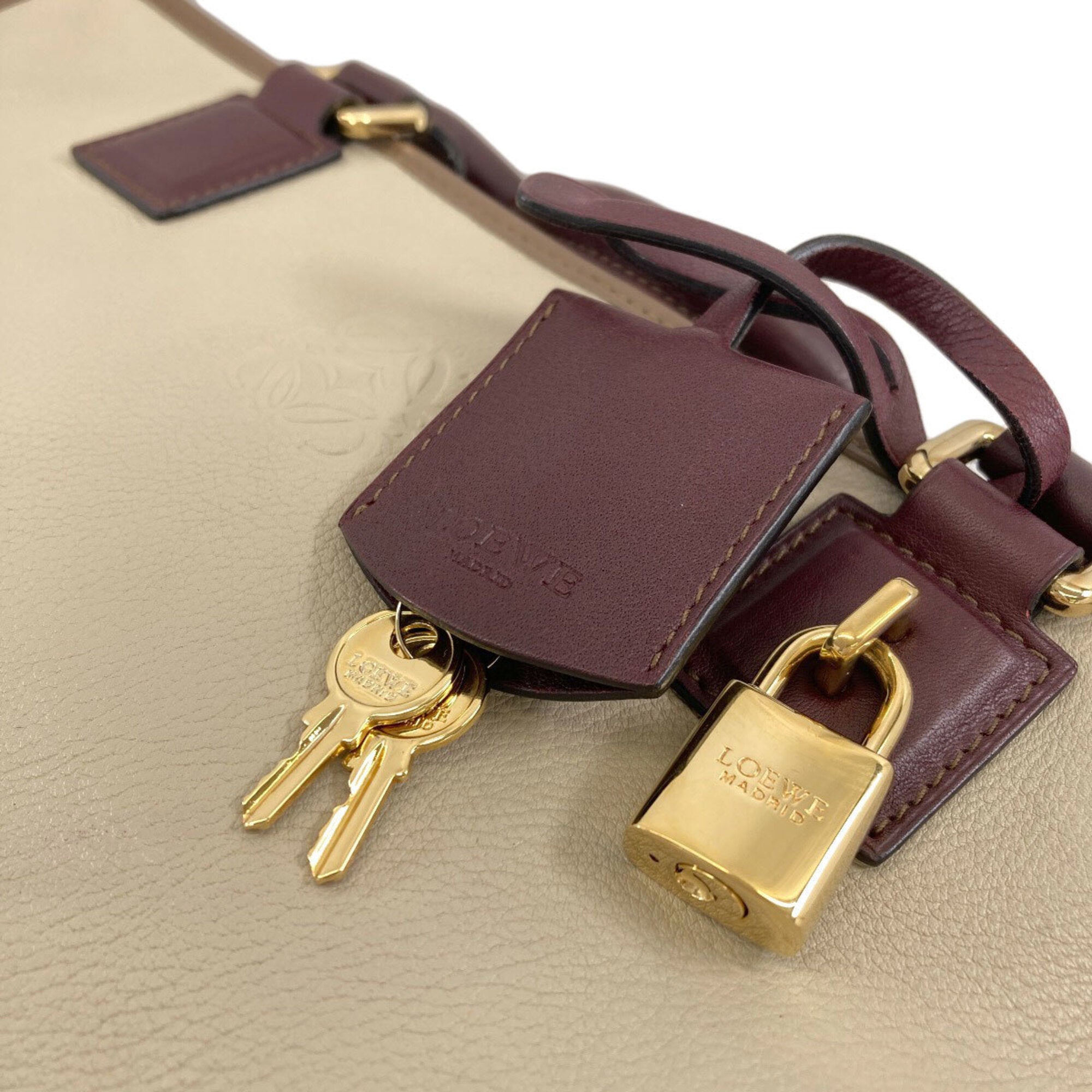 Loewe Beige Leather Handbag (Pre-Owned)