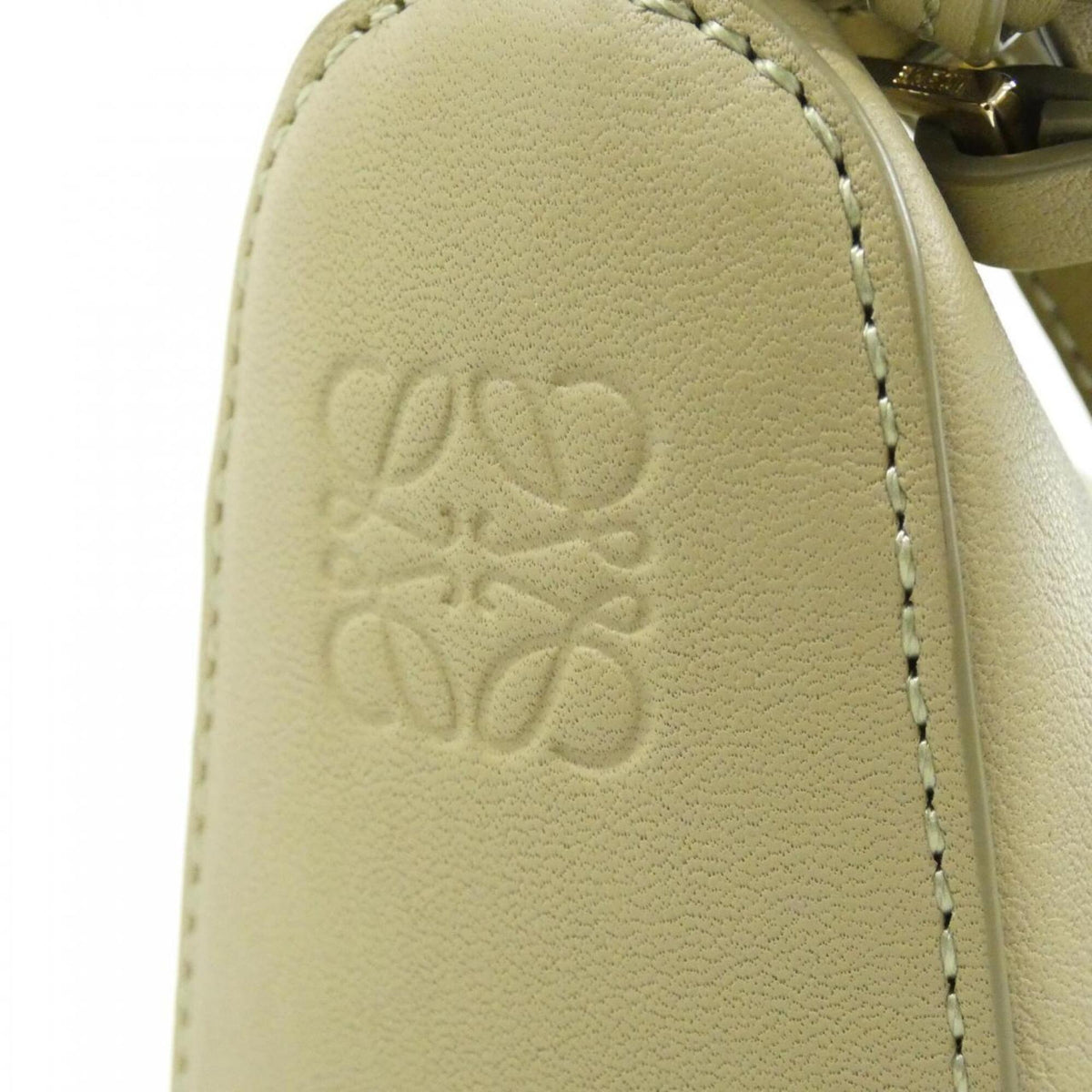 Loewe Green Leather Handbag Shoulder Bag (Pre-Owned)