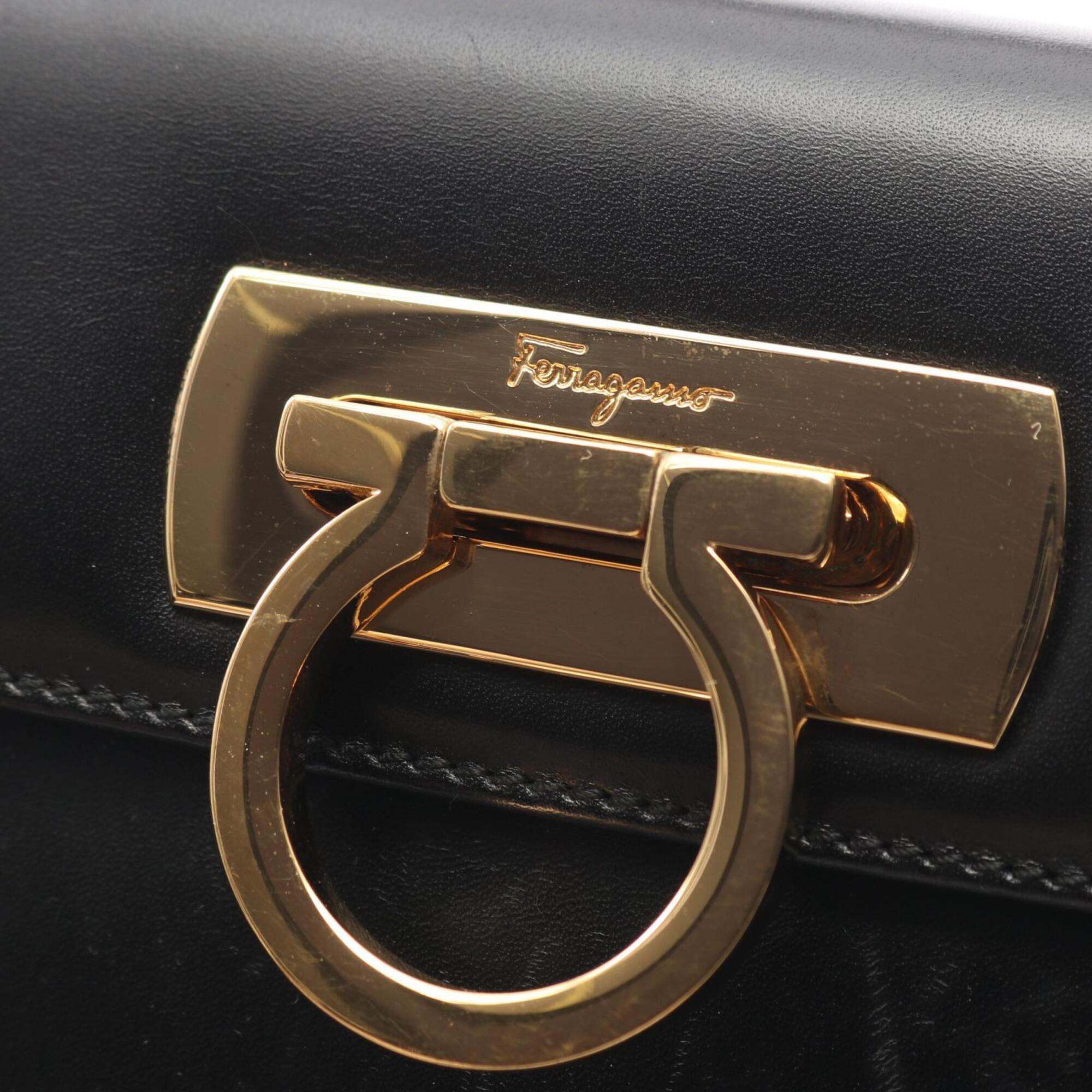 Salvatore Ferragamo Black Leather Handbag (Pre-Owned)