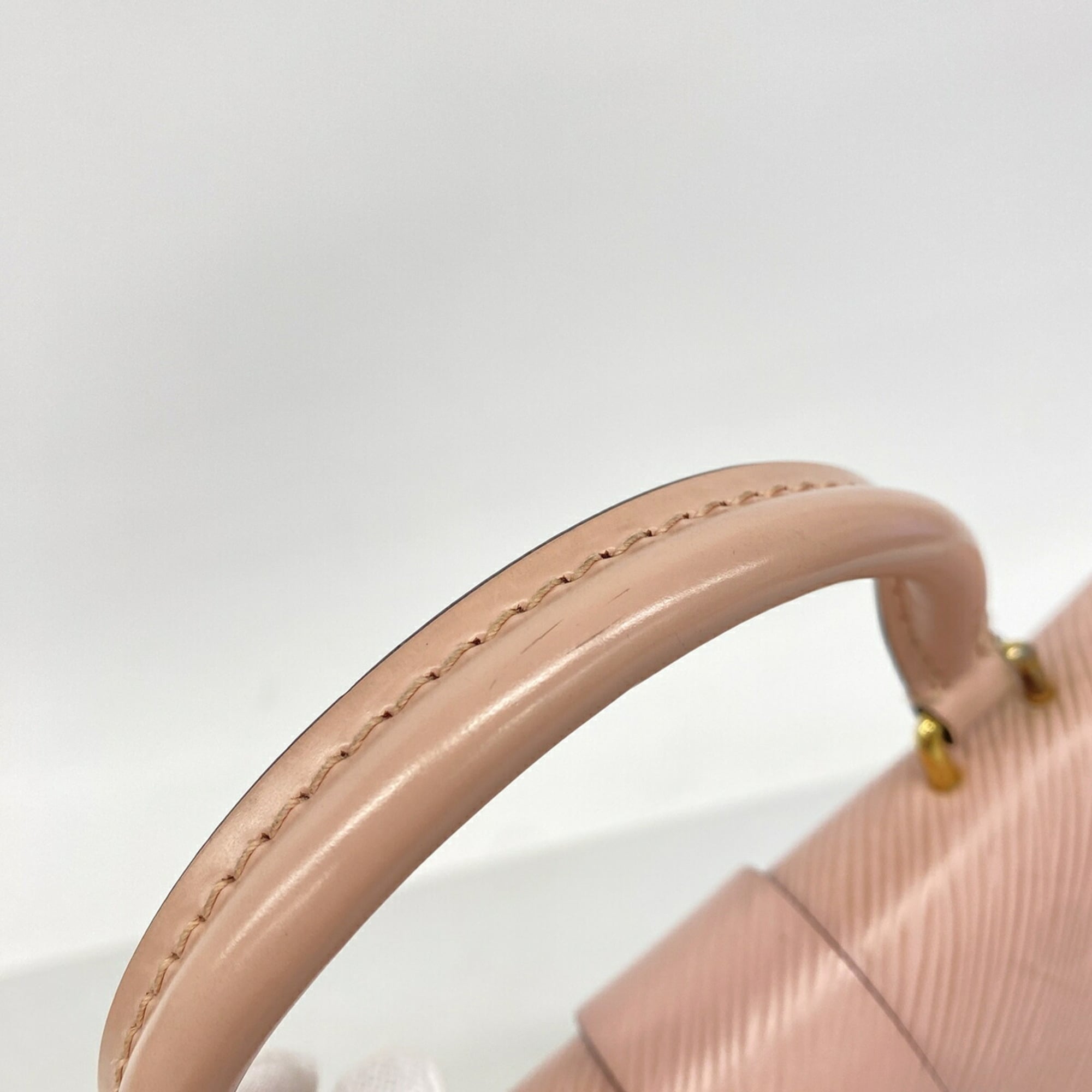Louis Vuitton Rose Ballerine Handbag (Pre-Owned)