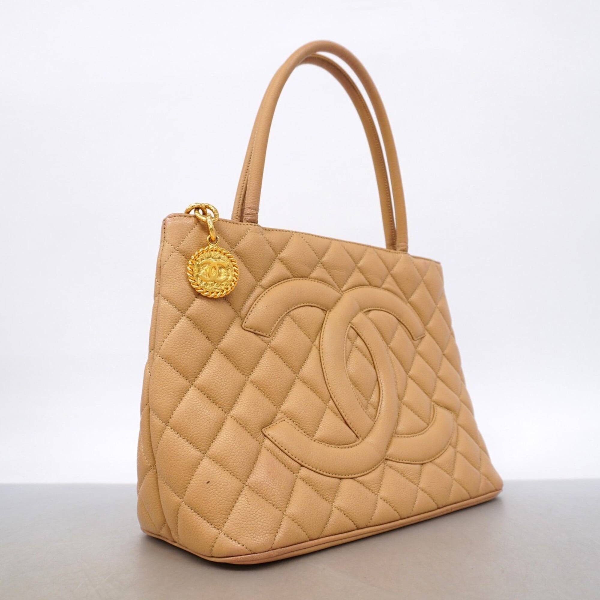 Chanel Beige Grained Calfskin Tote Bag (Pre-Owned)