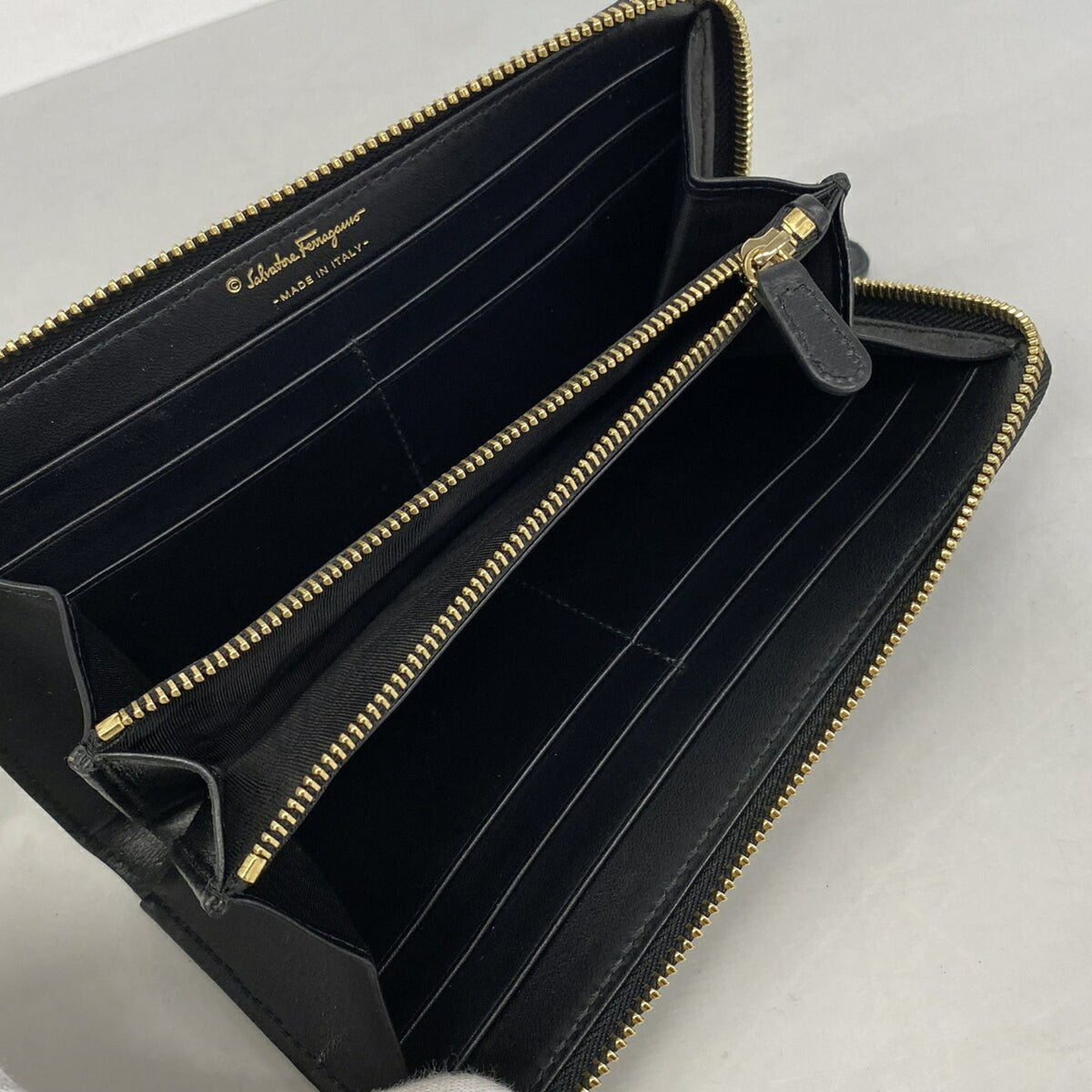 Salvatore Ferragamo Black Leather Long Wallet (Bi-Fold) (Pre-Owned)