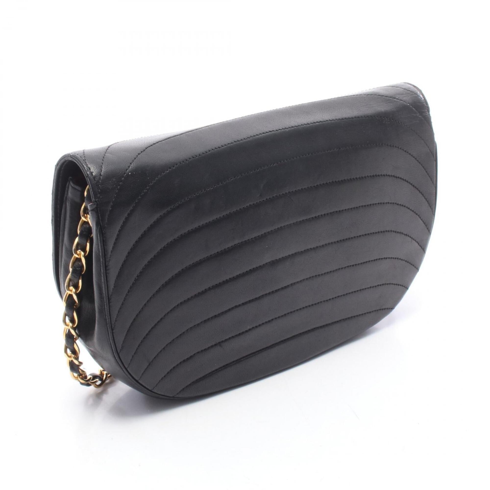 Chanel Black Leather Handbag Shoulder Bag (Pre-Owned)