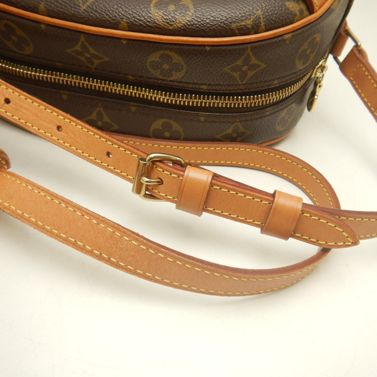 Louis Vuitton Brown Monogram Canvas Shoulder Bag (Pre-Owned)