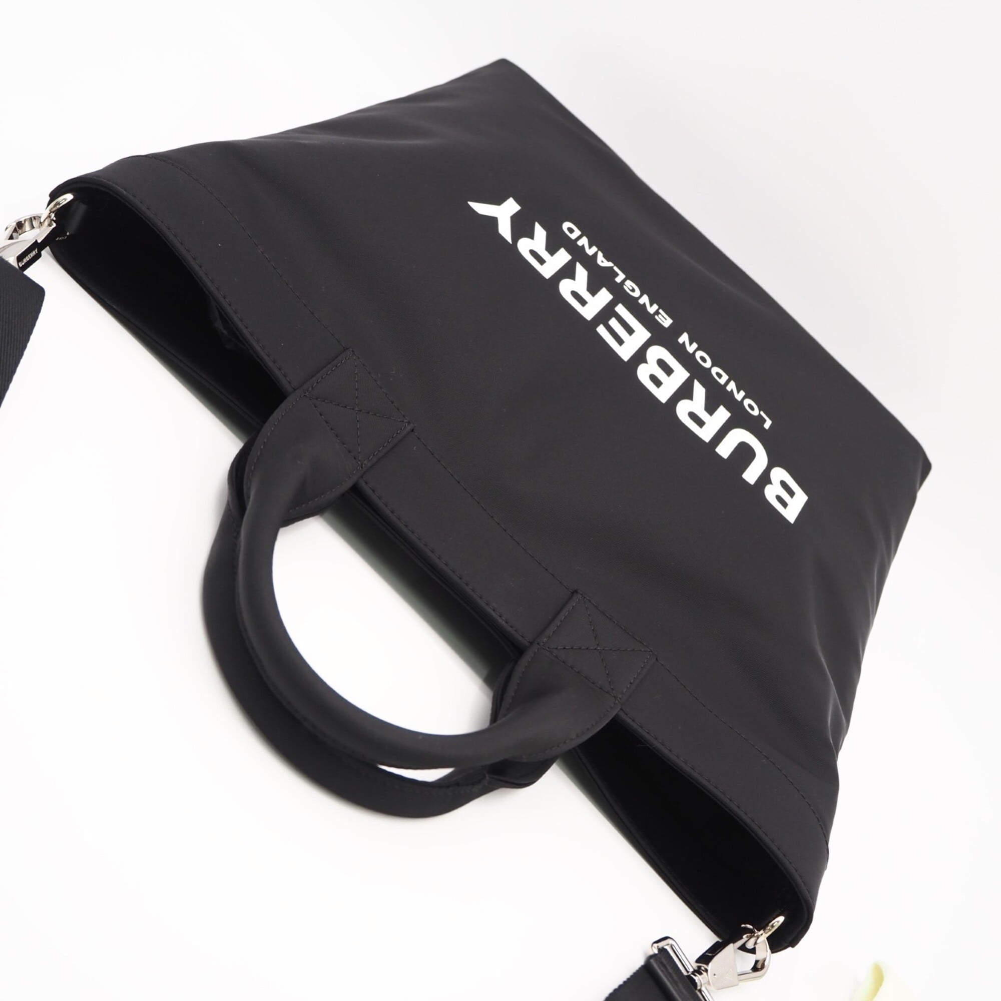 Burberry Black White Nylon Tote Bag (Pre-Owned)