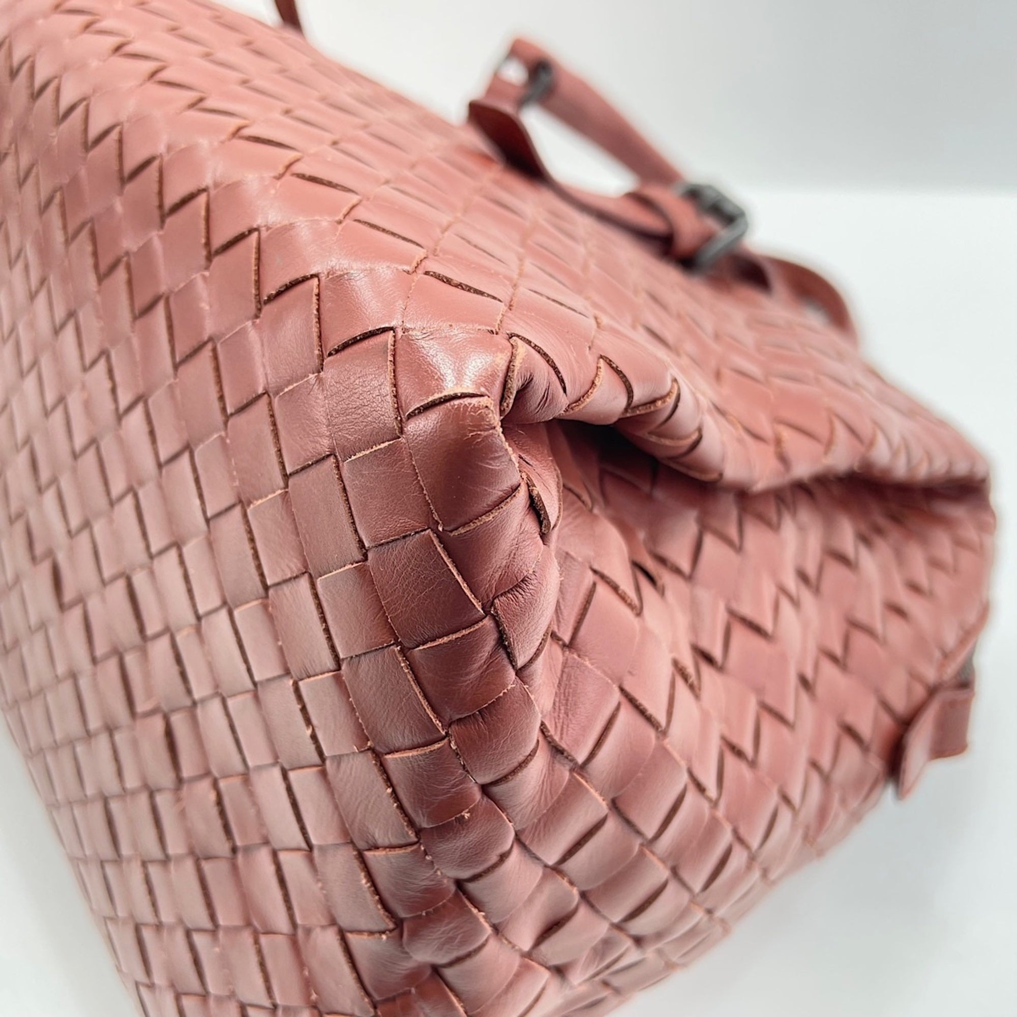 Bottega Veneta Red Color Leather Handbag (Pre-Owned)