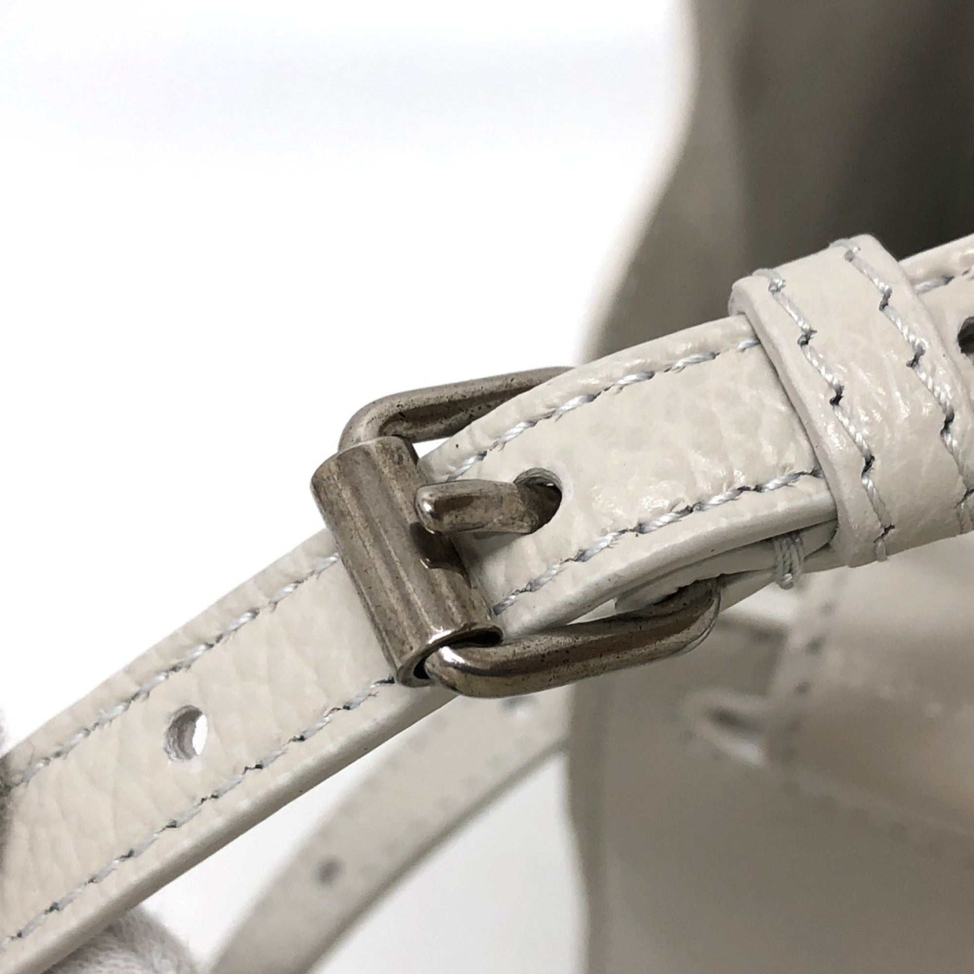 Balenciaga White Leather Shoulder Bag (Pre-Owned)