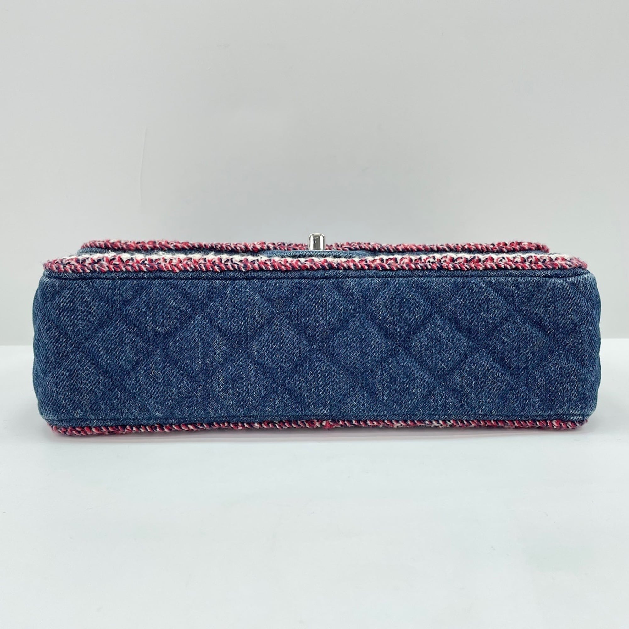 Chanel Matelasse Navy Shoulder Bag (Pre-Owned)