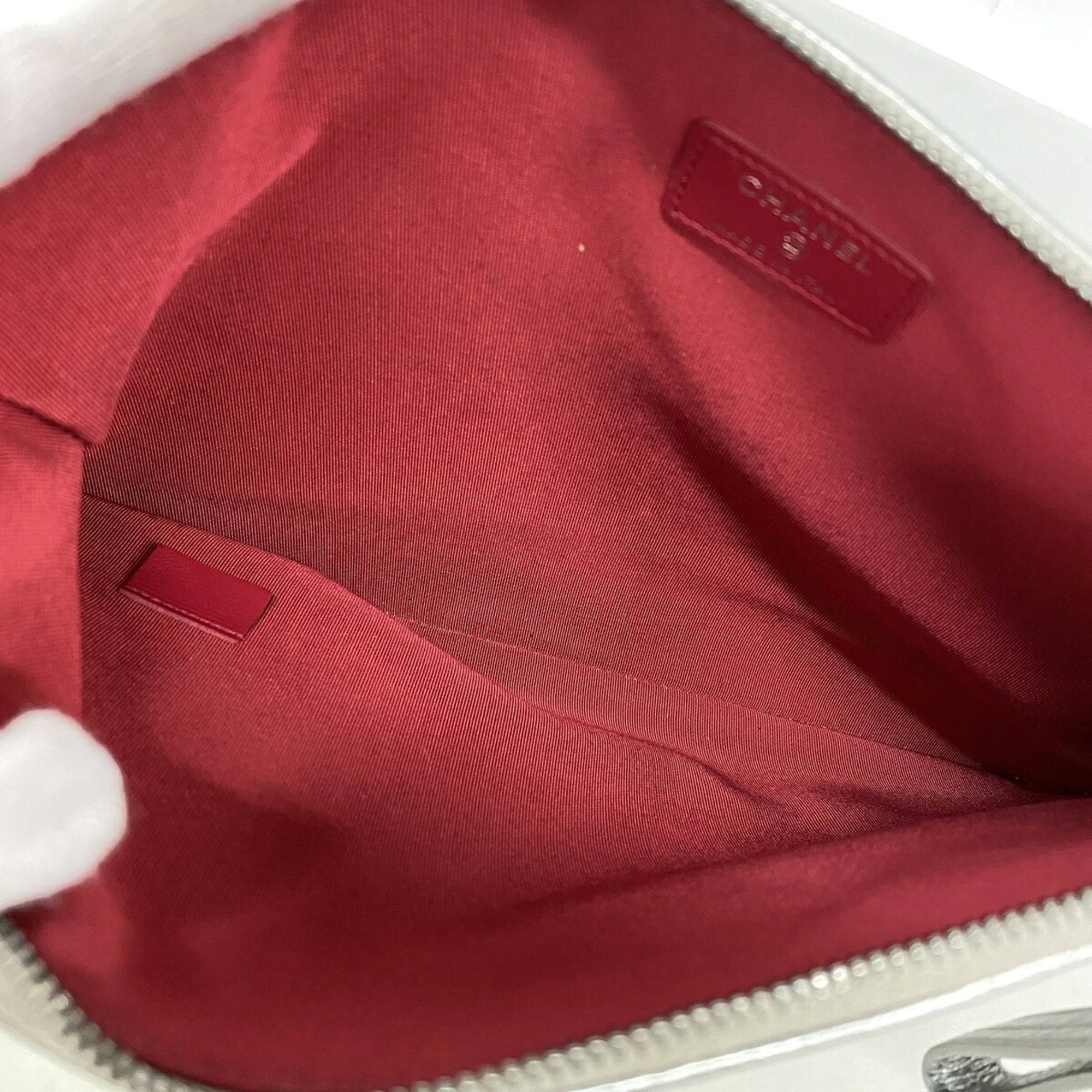 Chanel Silver Leather Clutch Bag (Pre-Owned)