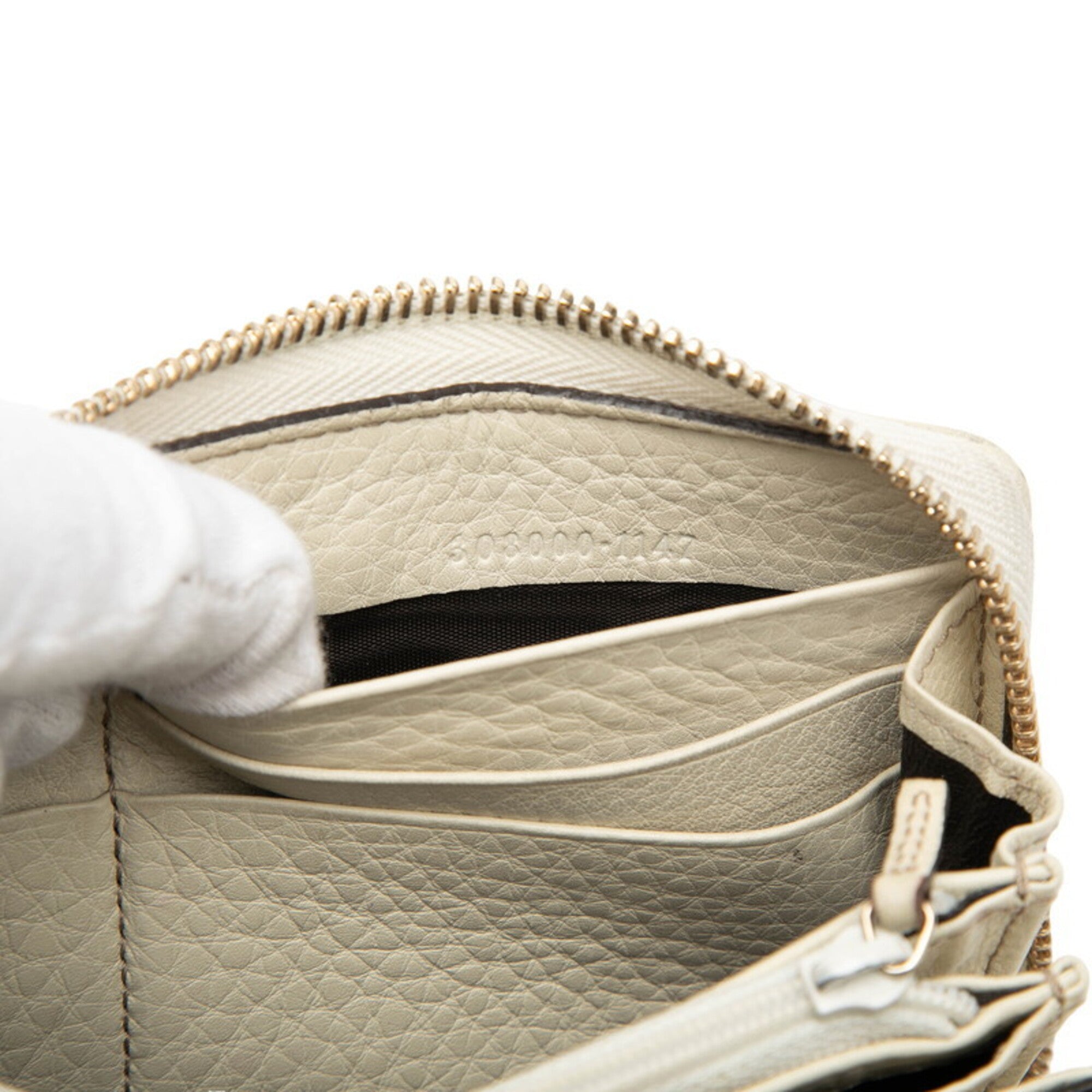 Gucci Beige Leather Long Wallet (Bi-Fold) (Pre-Owned)