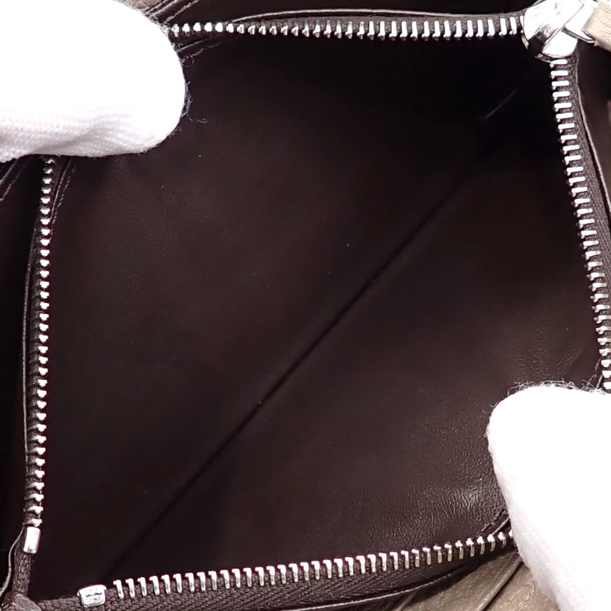 Fendi Leather Long Wallet (Bi-Fold) (Pre-Owned)