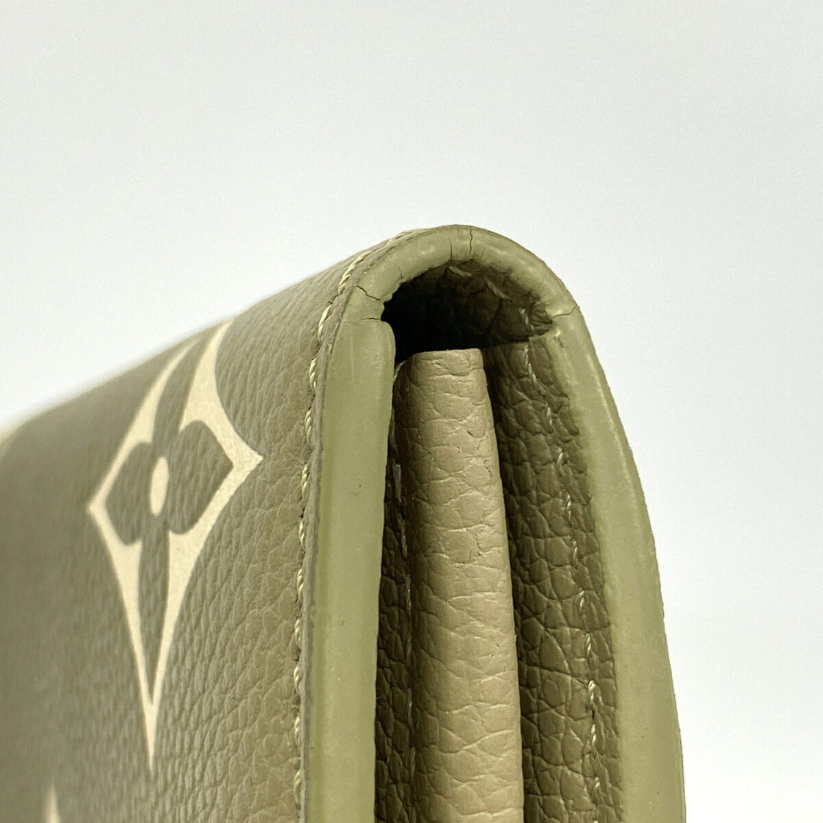 Louis Vuitton Beige Long Wallet (Bi-Fold) (Pre-Owned)