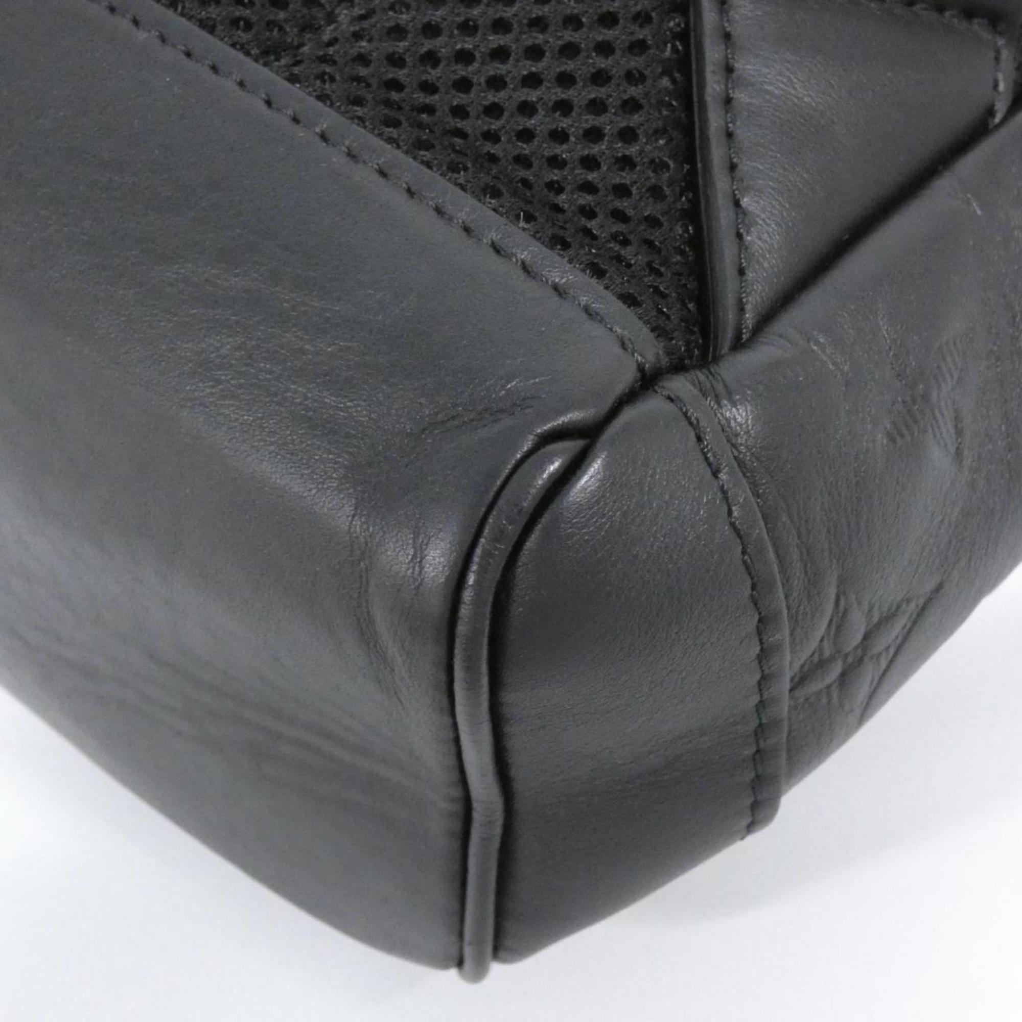 Louis Vuitton Black Leather Shoulder Bag (Pre-Owned)