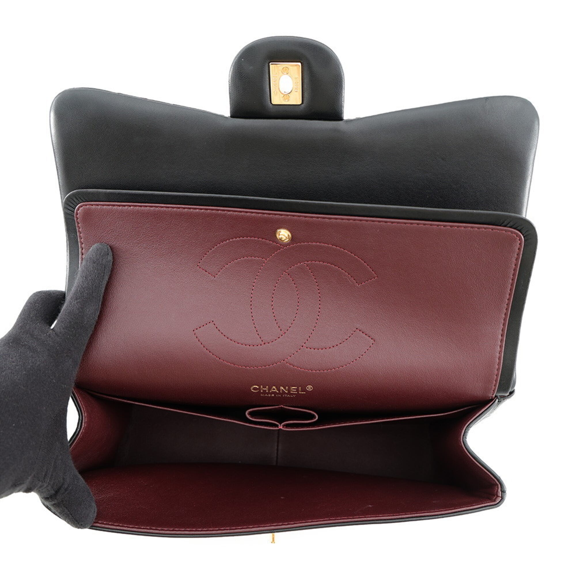 Chanel Matelasse Black Leather Handbag Shoulder Bag (Pre-Owned)