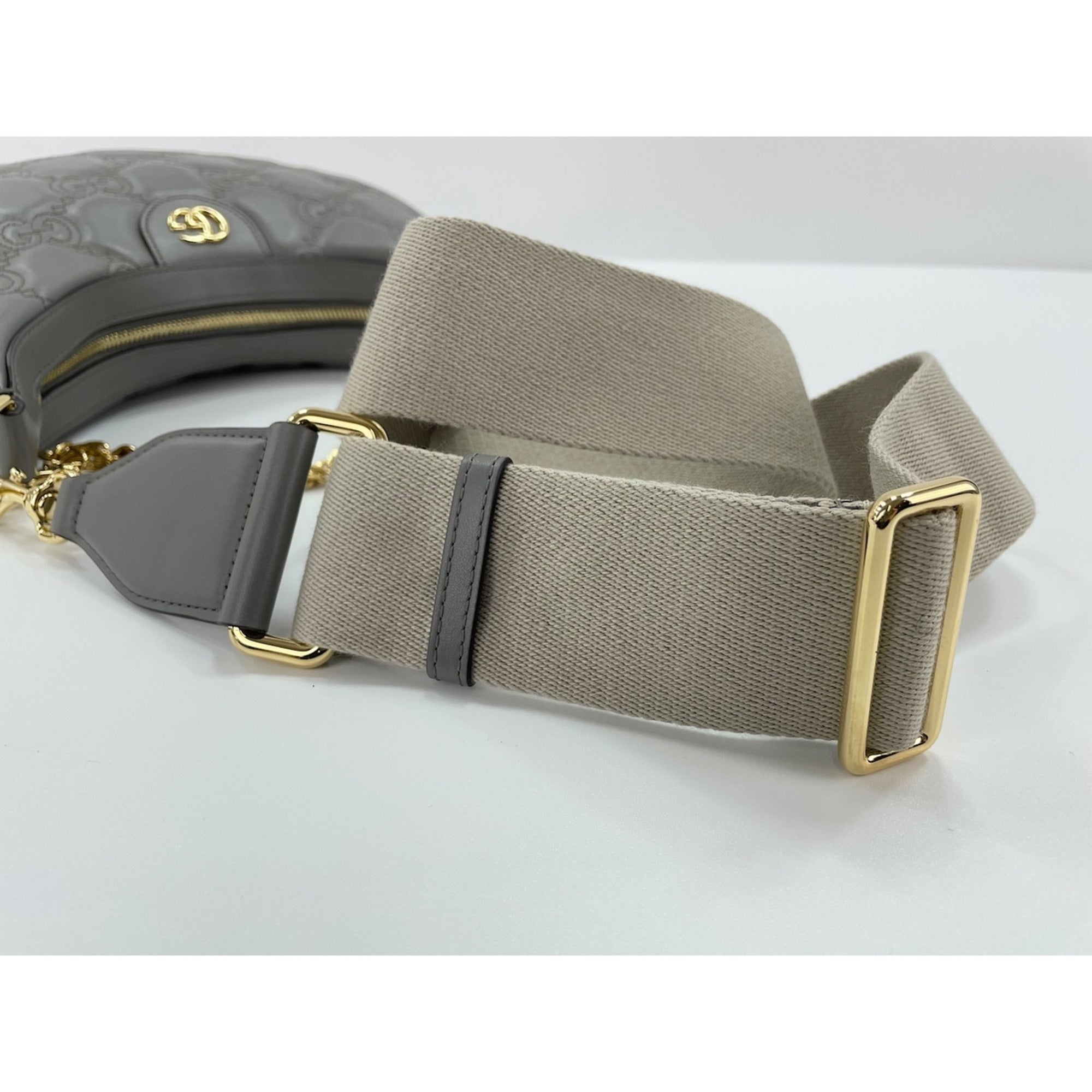 Gucci Gray Handbag (Pre-Owned)
