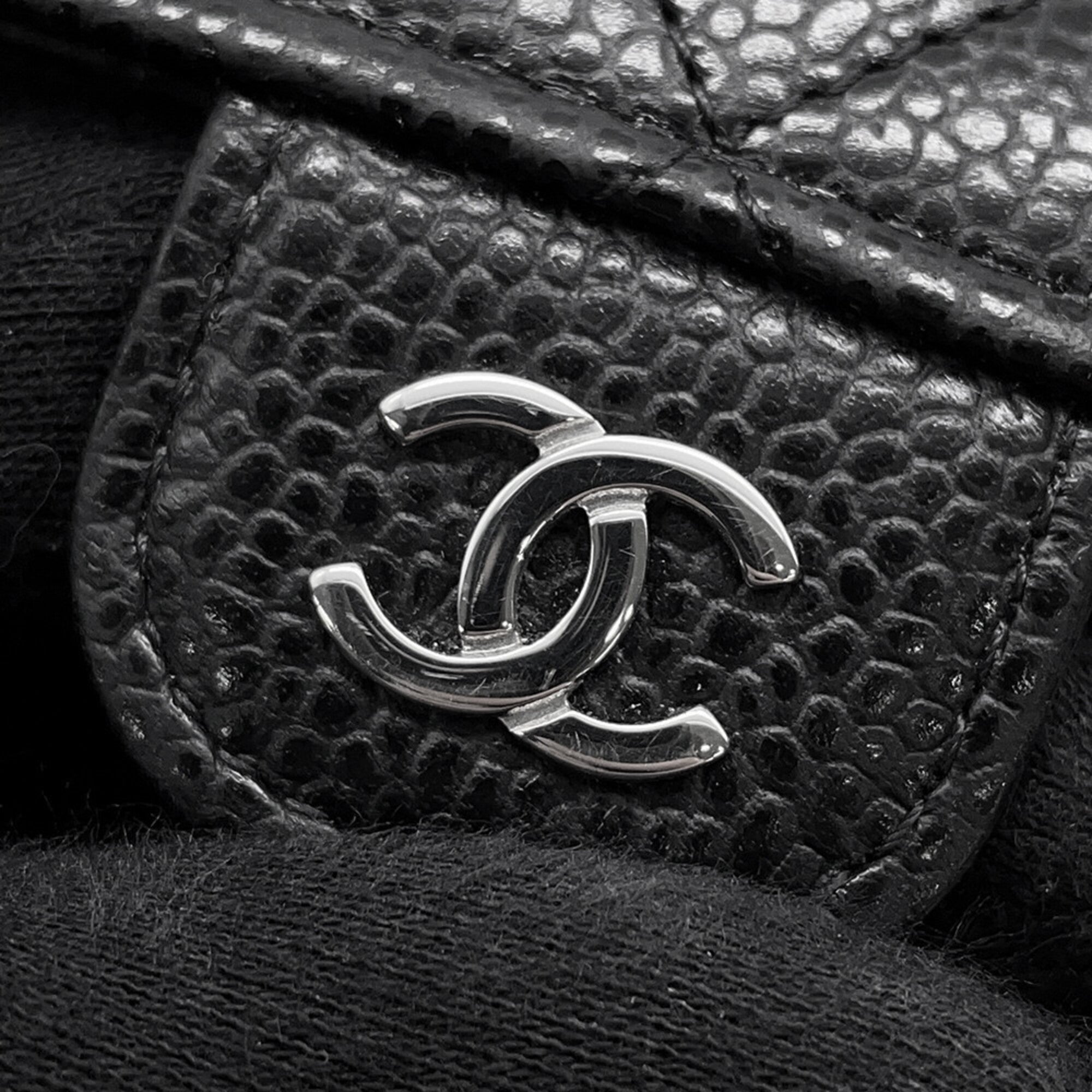 Chanel Black Grained Calfskin Long Wallet (Bi-Fold) (Pre-Owned)