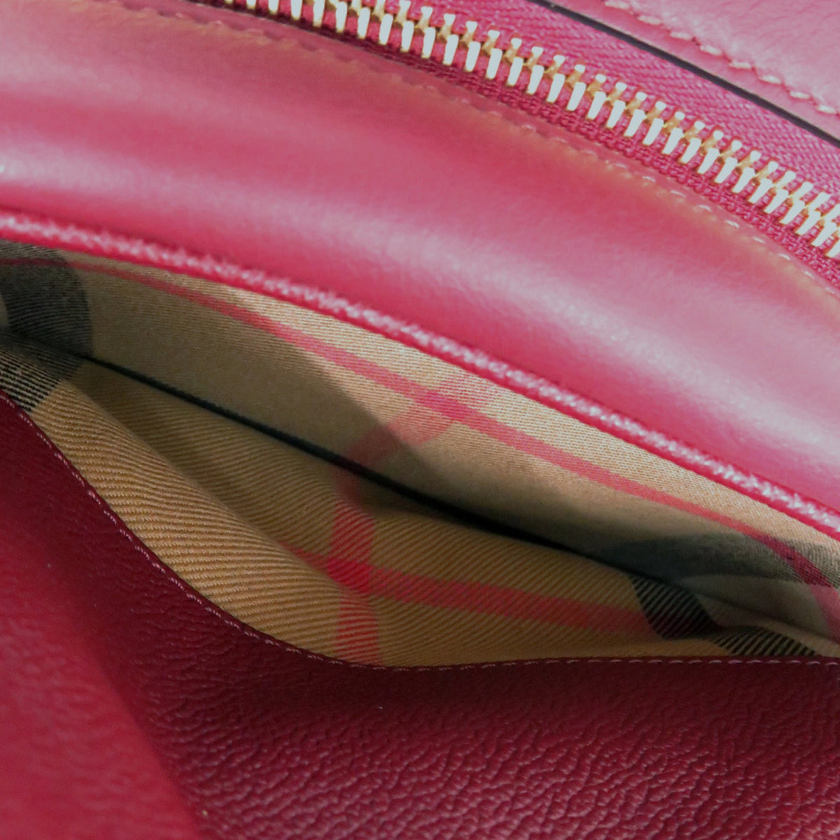 Burberry Bordeaux Leather Shoulder Bag (Pre-Owned)