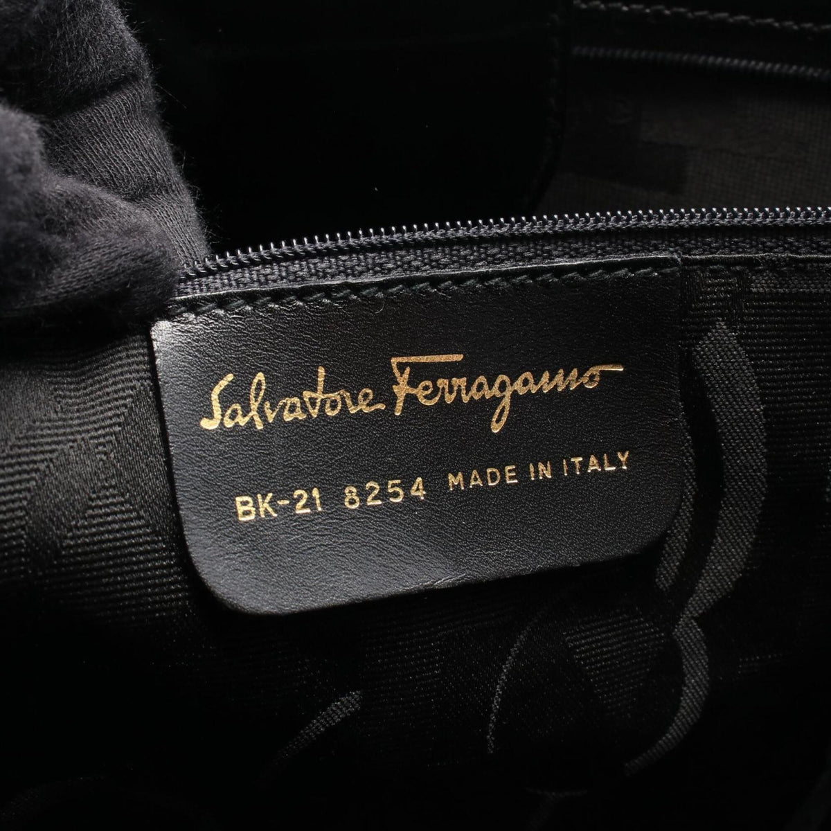 Salvatore Ferragamo Vara Black Patent Leather Shoulder Bag (Pre-Owned)