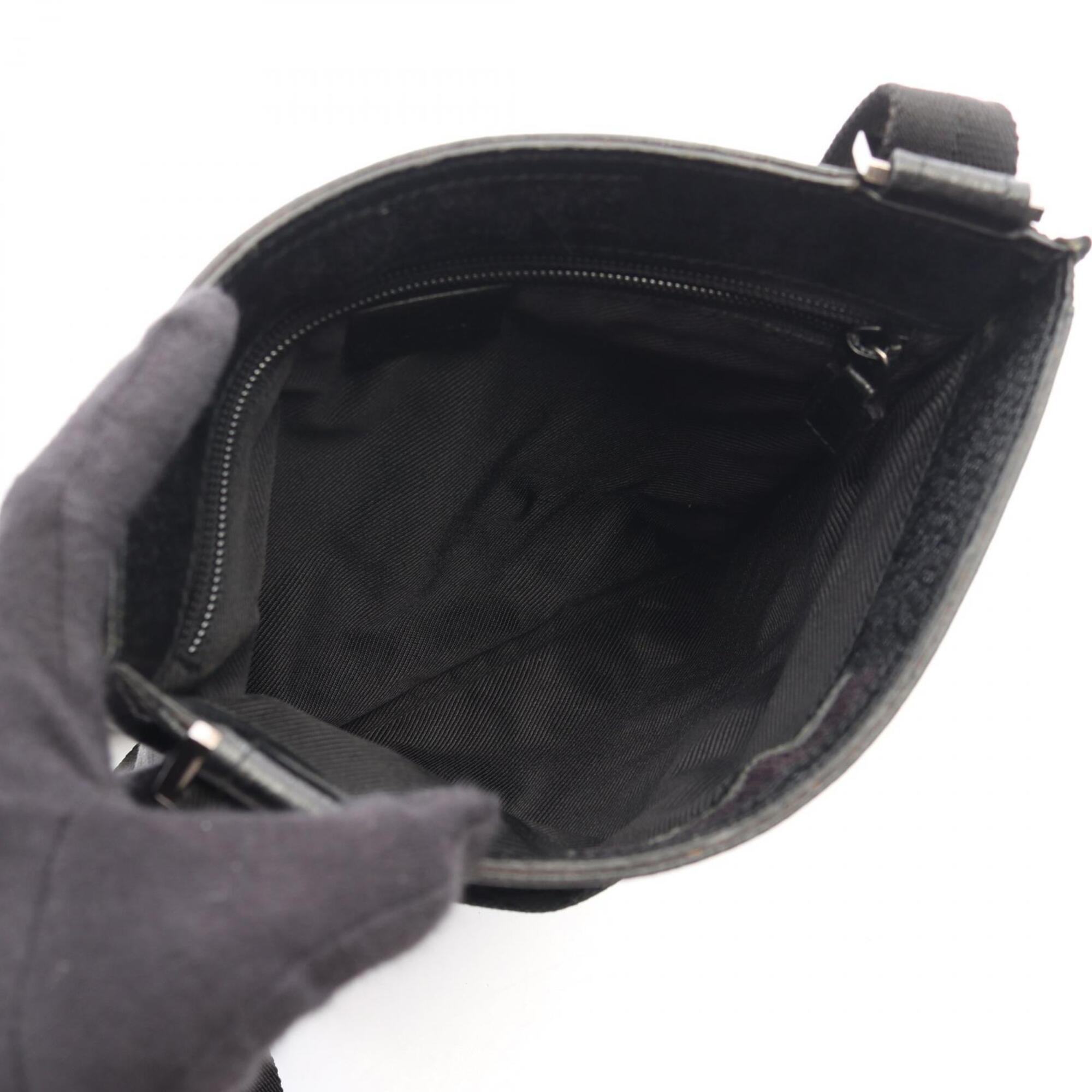 Gucci Black Canvas Leather Handbag Shoulder Bag (Pre-Owned)