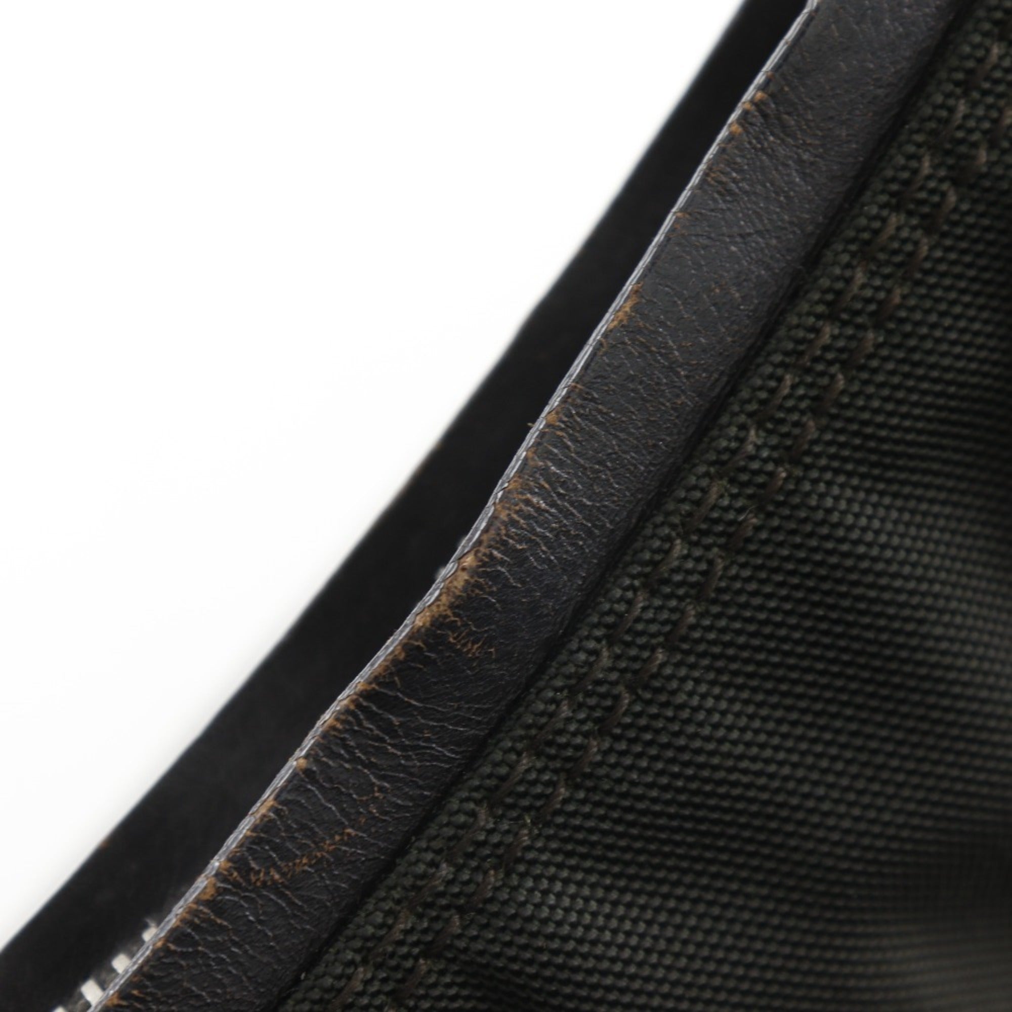 Gucci Black Nylon Canvas Shoulder Bag (Pre-Owned)