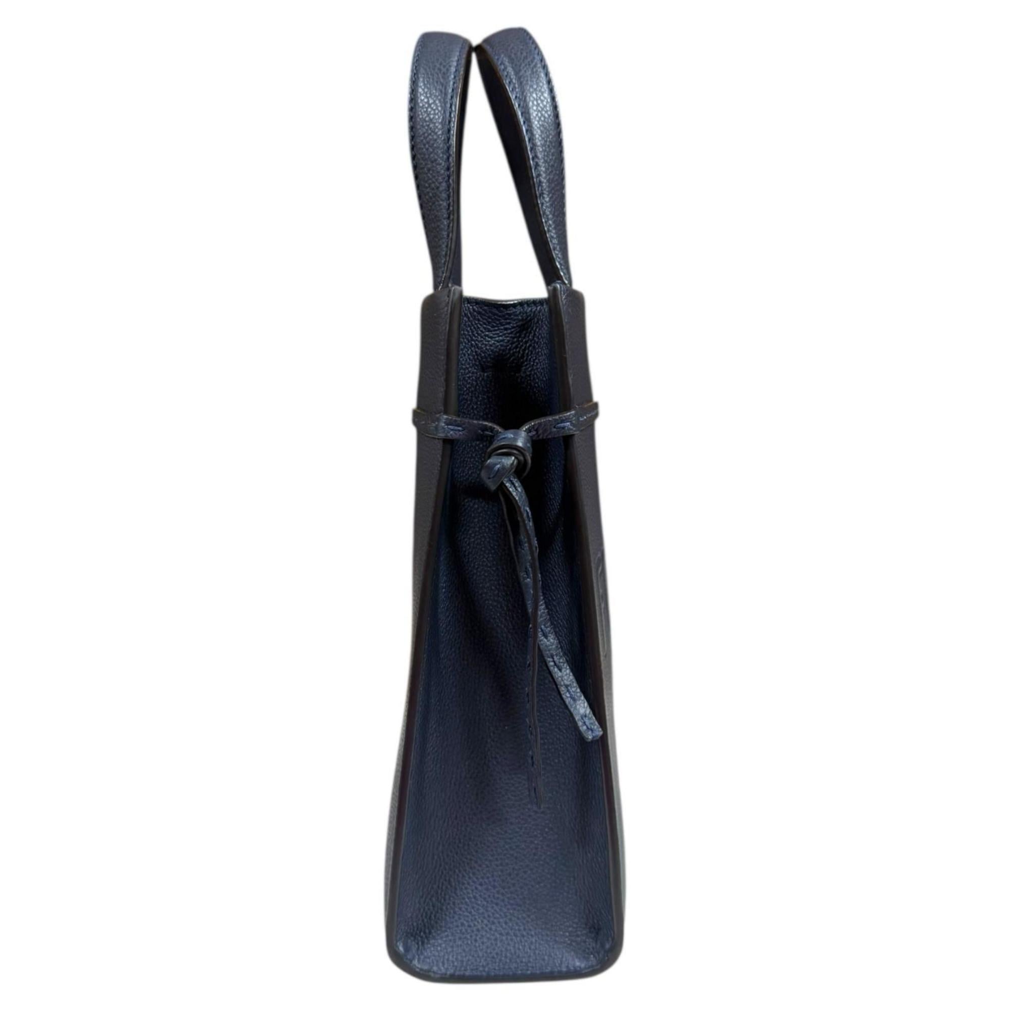 Fendi Navy Leather Shoulder Bag (Pre-Owned)