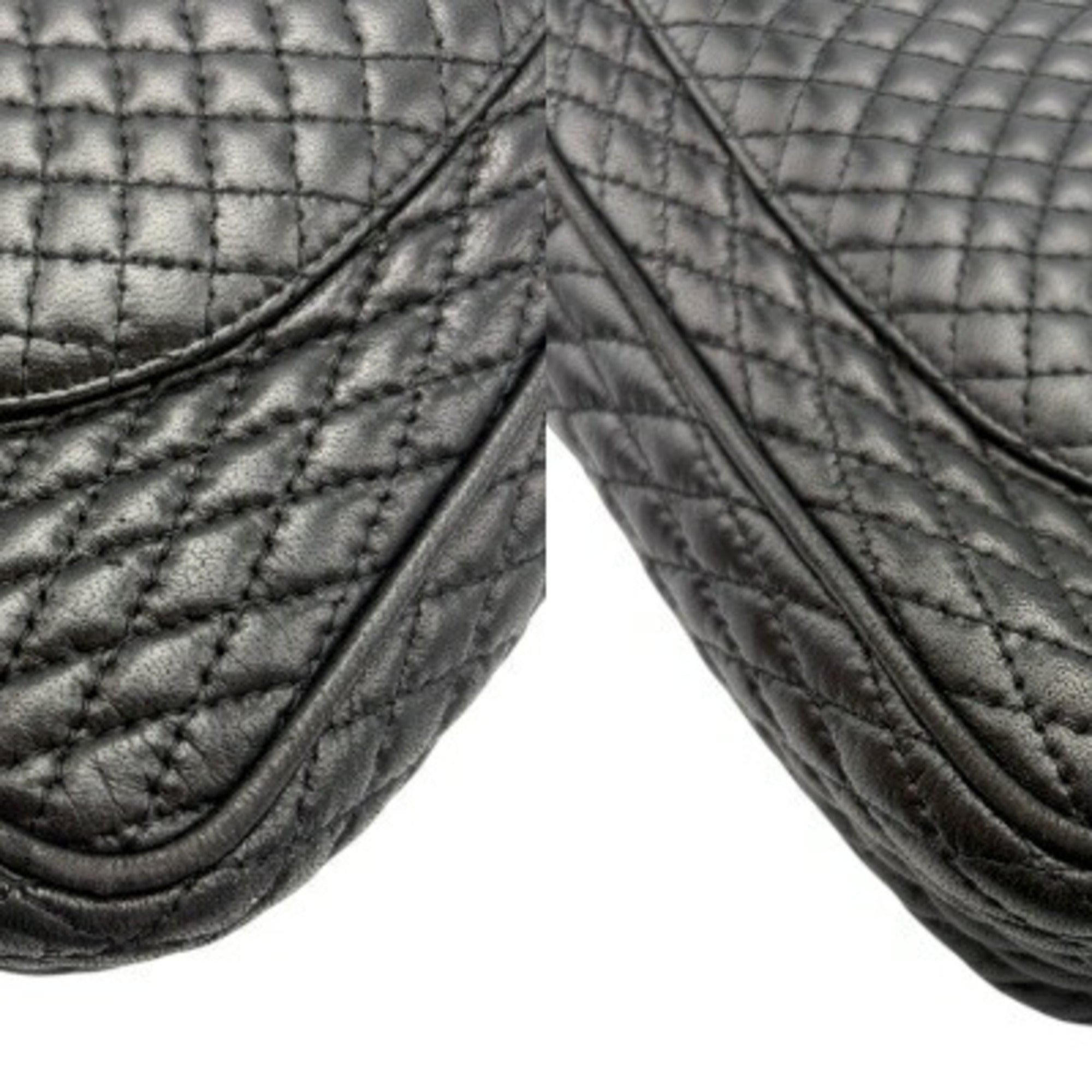 Bally Black Leather Shoulder Bag (Pre-Owned)