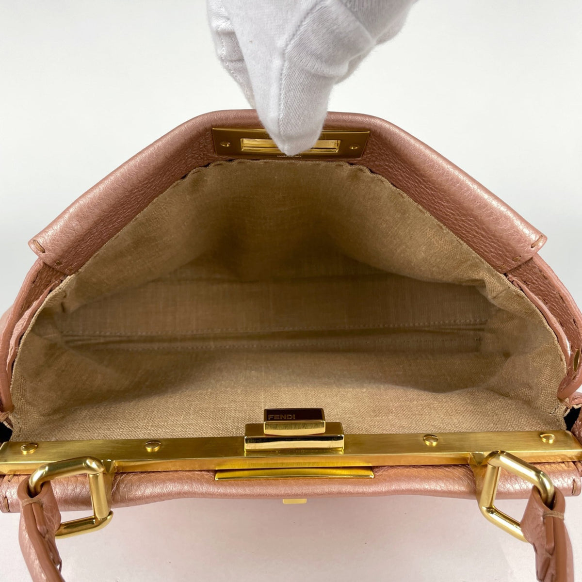 Fendi Salmon Pink Leather Handbag (Pre-Owned)