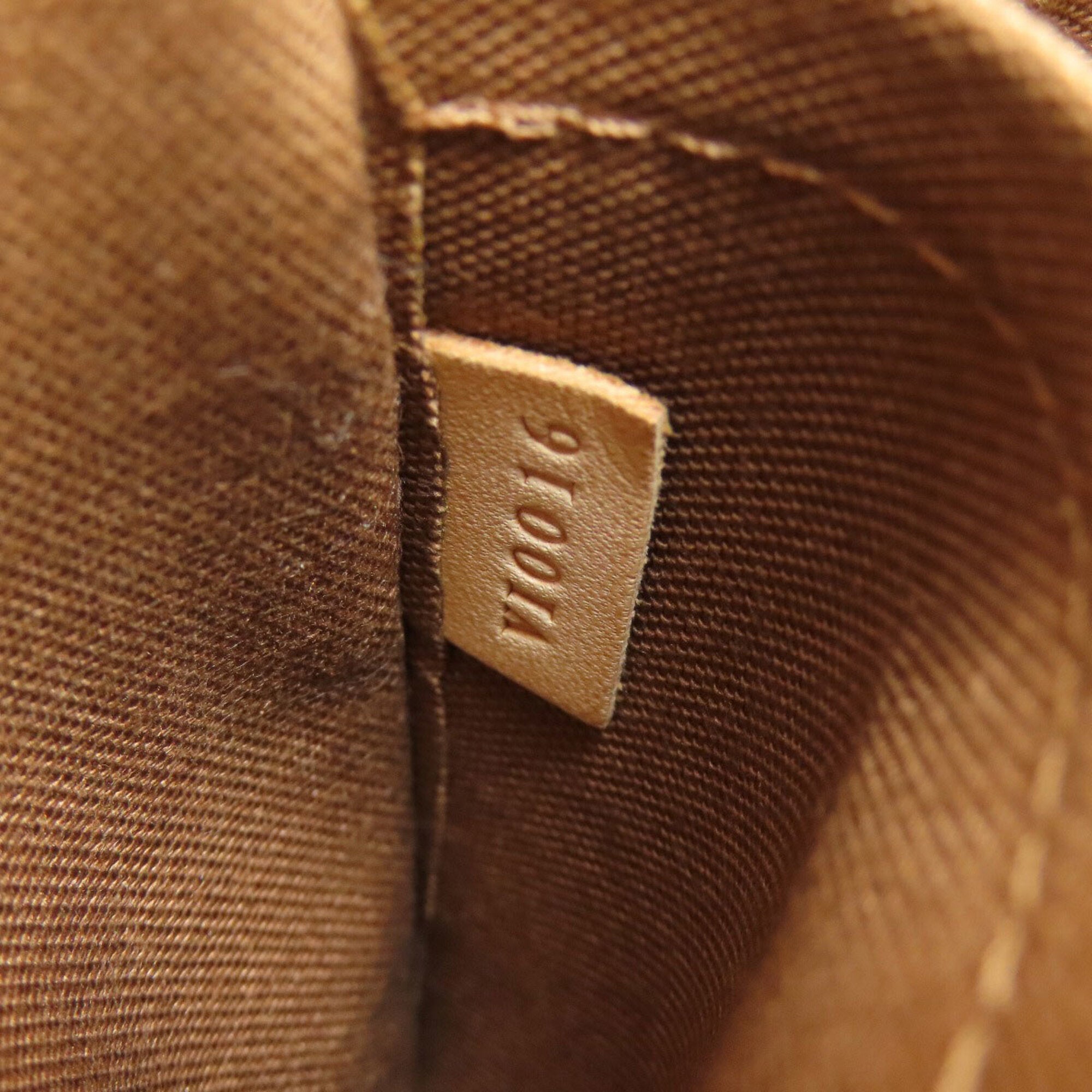 Louis Vuitton Brown Monogram Monogram Canvas Shoulder Bag (Pre-Owned)