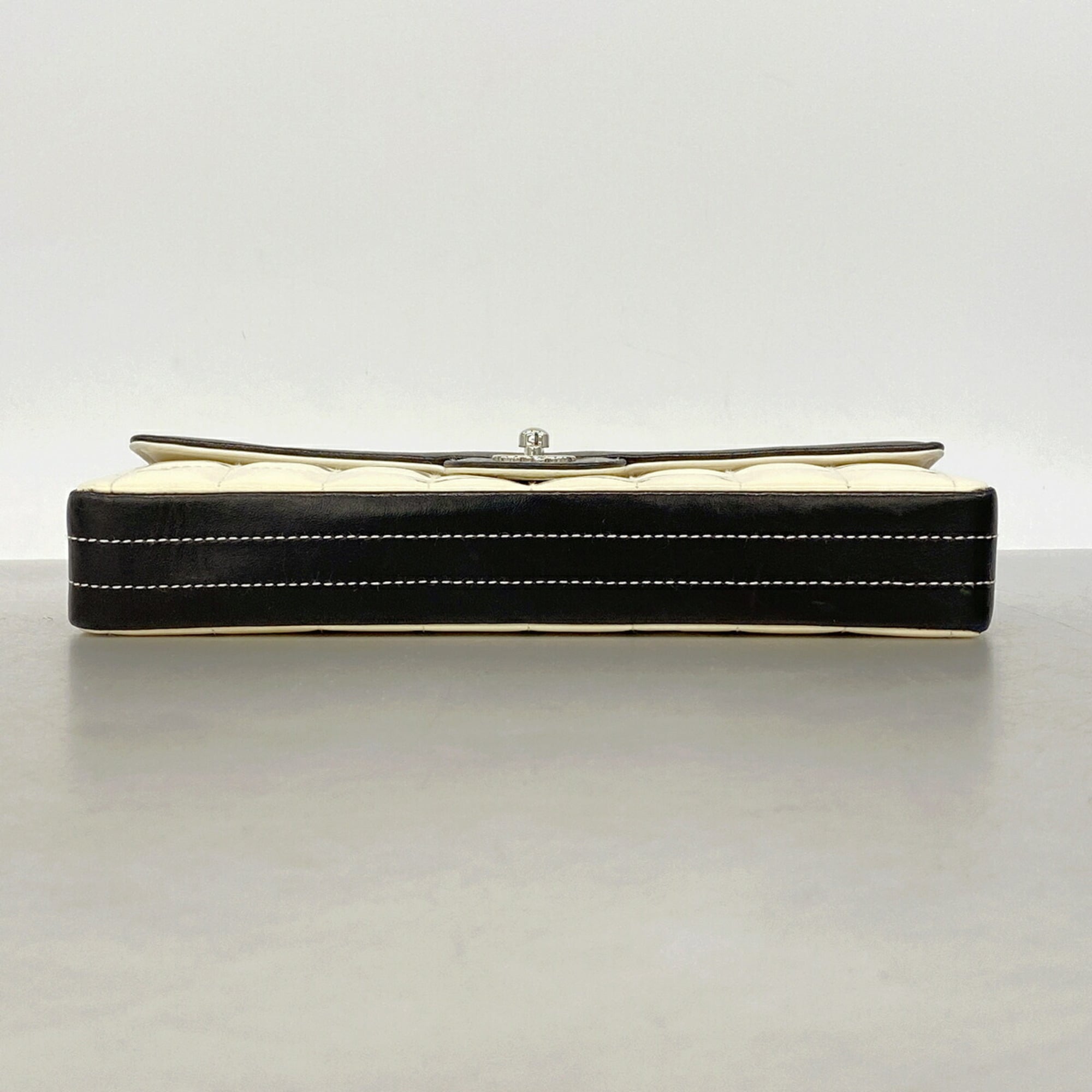 Chanel Black White Patent Leather Shoulder Bag (Pre-Owned)